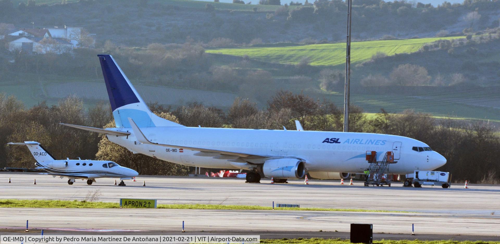 OE-IMD, 2002 Boeing 737-83N SF C/N 32610, Aeropuerto de Foronda - Vitoria-Gasteiz - Euskadi - España