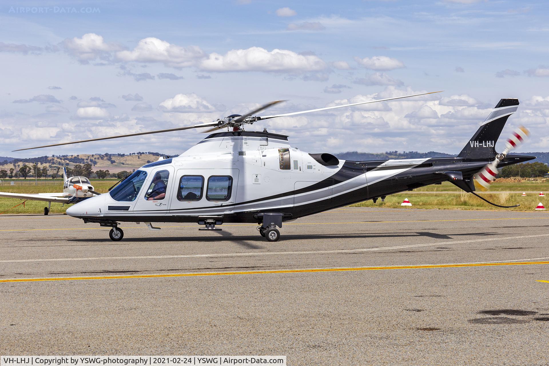 VH-LHJ, 2020 Leonardo AW-109SP Grand New C/N 22419, Australian Corporate Jet Centres (VH-LHJ) Leonardo AW109 SP Grand New at Wagga Wagga Airport taxiing at Wagga Wagga Airport.