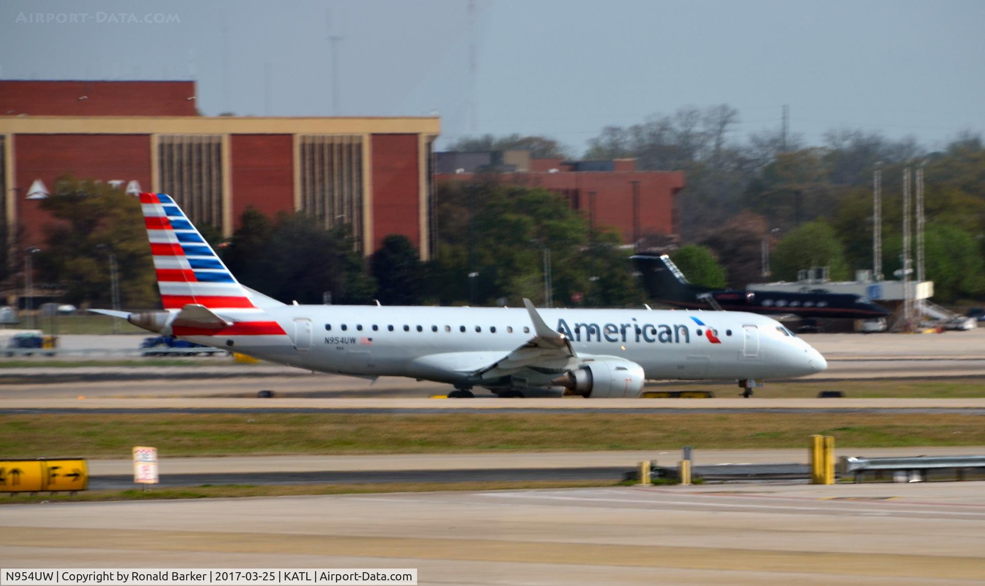 N954UW, 2007 Embraer ERJ-190-100 IGW 190AR C/N 19000139, Takeoff Atlanta