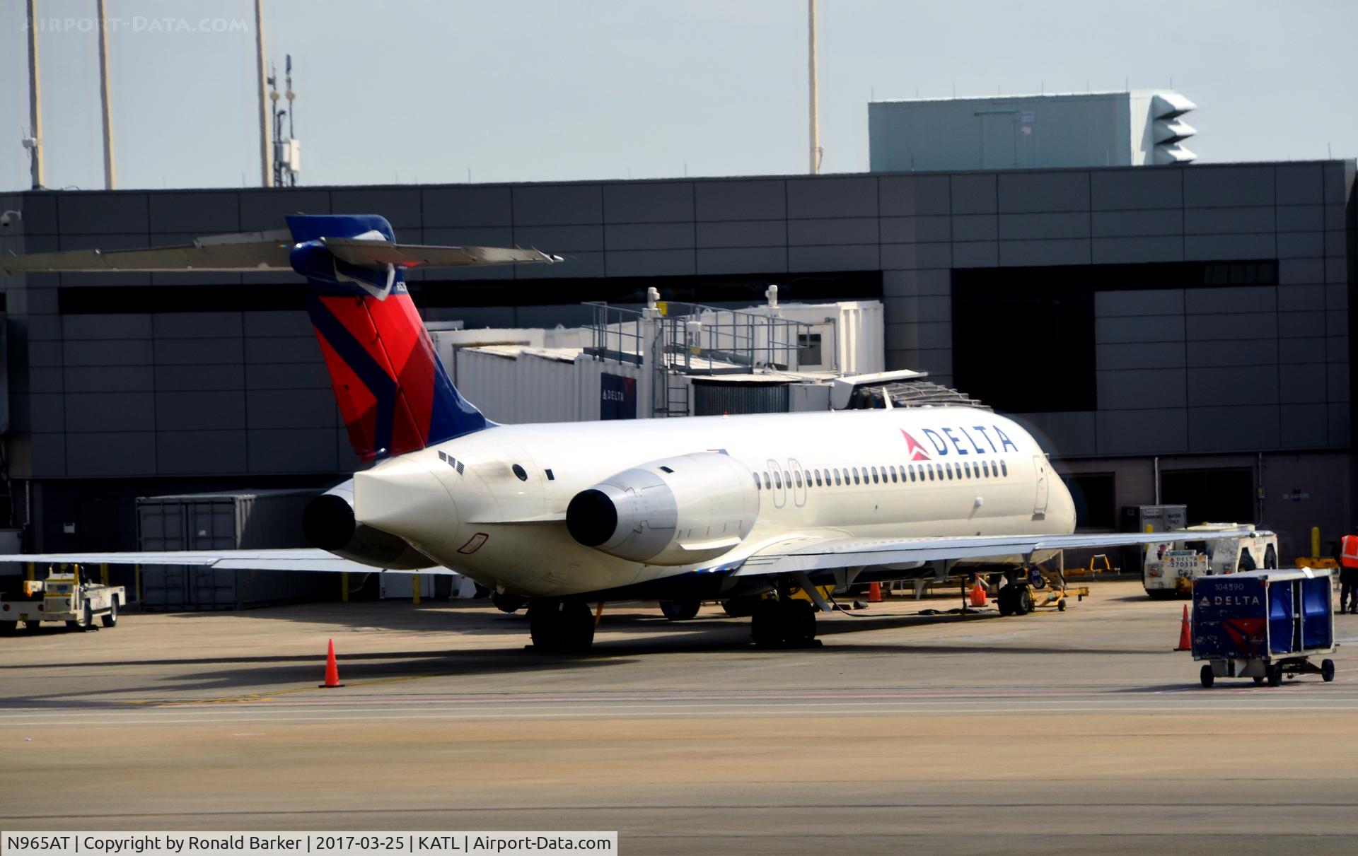 N965AT, 2001 Boeing 717-200 C/N 55026, At the gate Atlanta