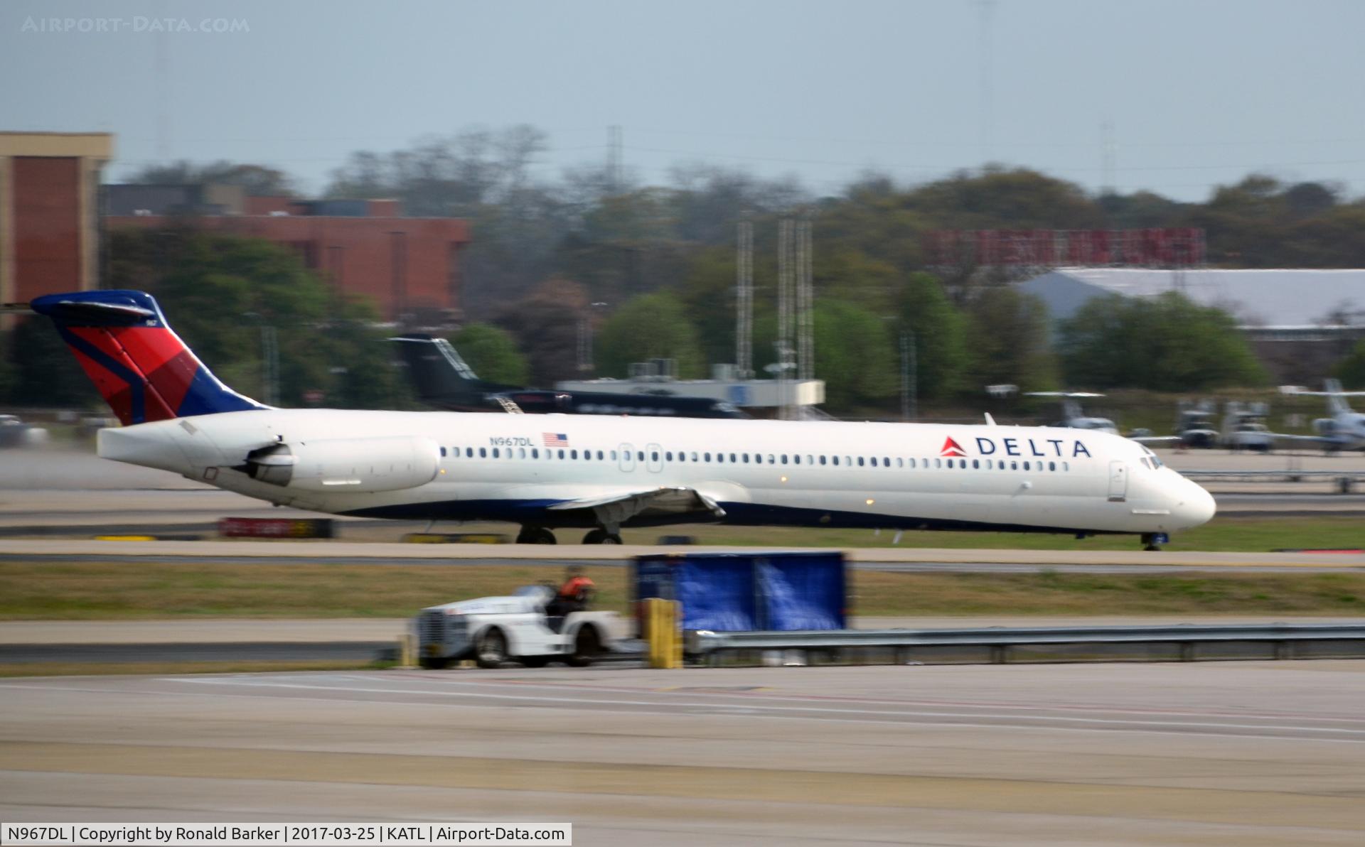 N967DL, 1990 McDonnell Douglas MD-88 C/N 53116, Taxi Atlanta