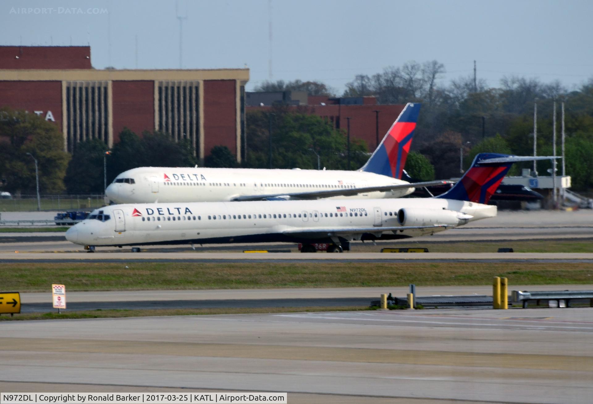 N972DL, 1991 McDonnell Douglas MD-88 C/N 53215, Taxi Atlanta