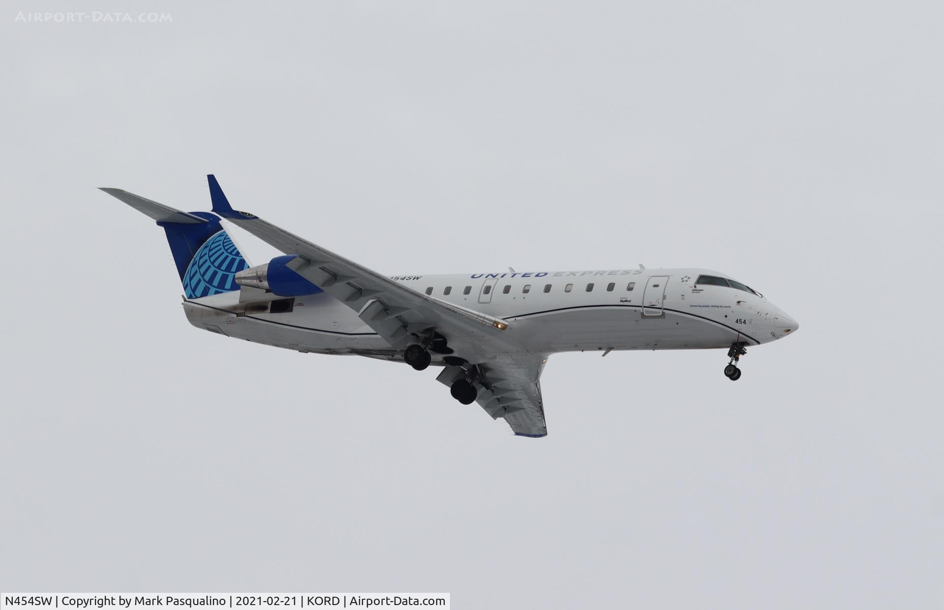 N454SW, 2003 Bombardier CRJ-200LR (CL-600-2B19) C/N 7749, CL-600-2B19