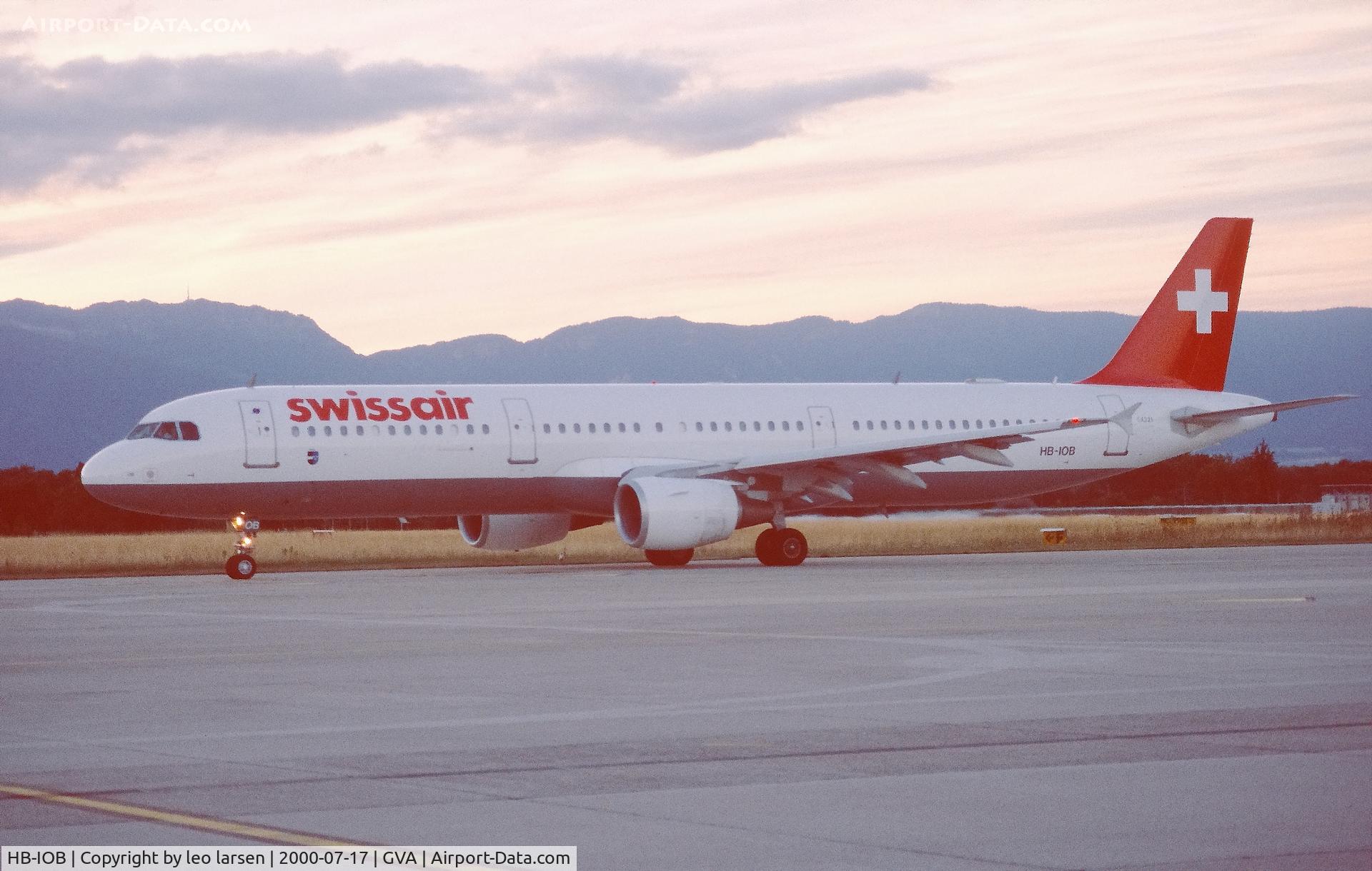 HB-IOB, 1994 Airbus A321-111 C/N 519, Geneva 17.7.2000