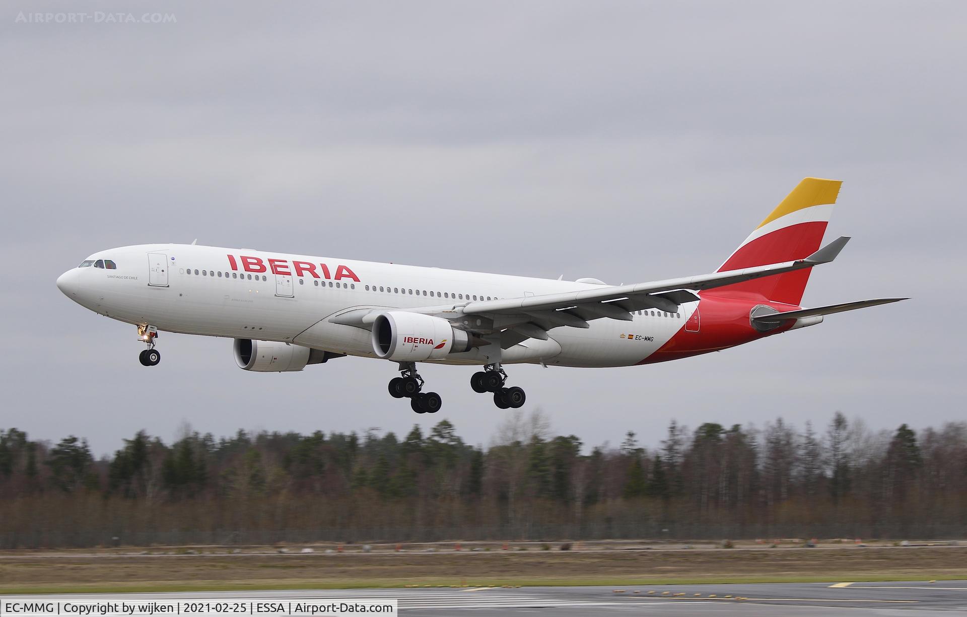 EC-MMG, 2016 Airbus A330-202 C/N 1747, RWY 26