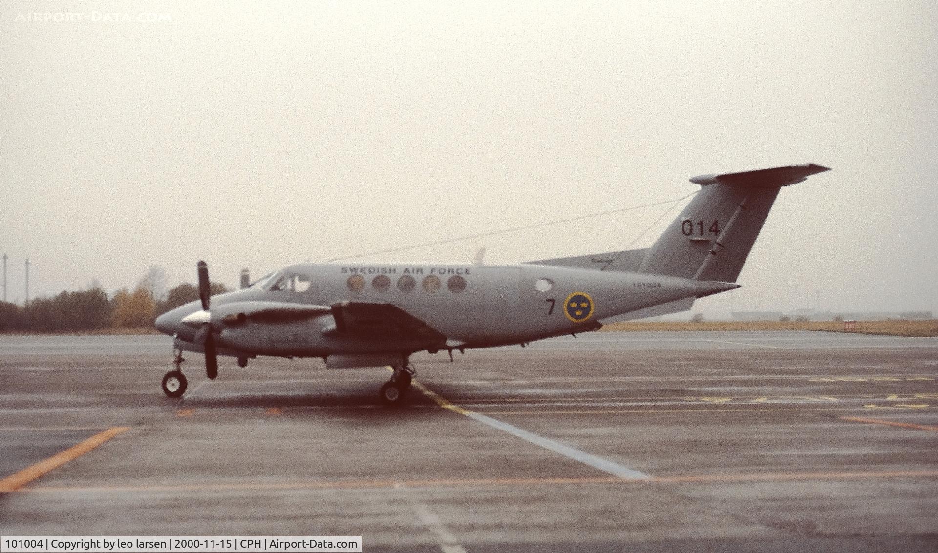 101004, 1981 Beech 200 Super King Air C/N BB-932, Copenhagen 15.11.00