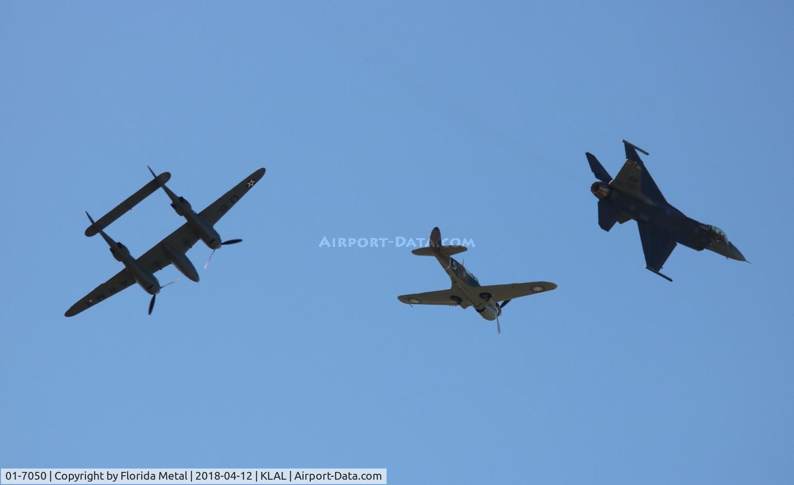 01-7050, 2001 Lockheed Martin F-16CJ Fighting Falcon C/N CC-228, 3 ship heritage flight