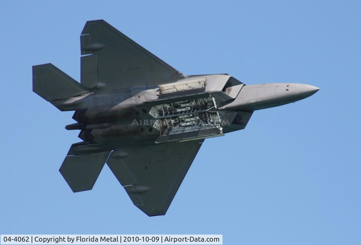 04-4062, 2004 Lockheed Martin F-22A Raptor C/N 4062, USAF F-22A over Daytona Beach