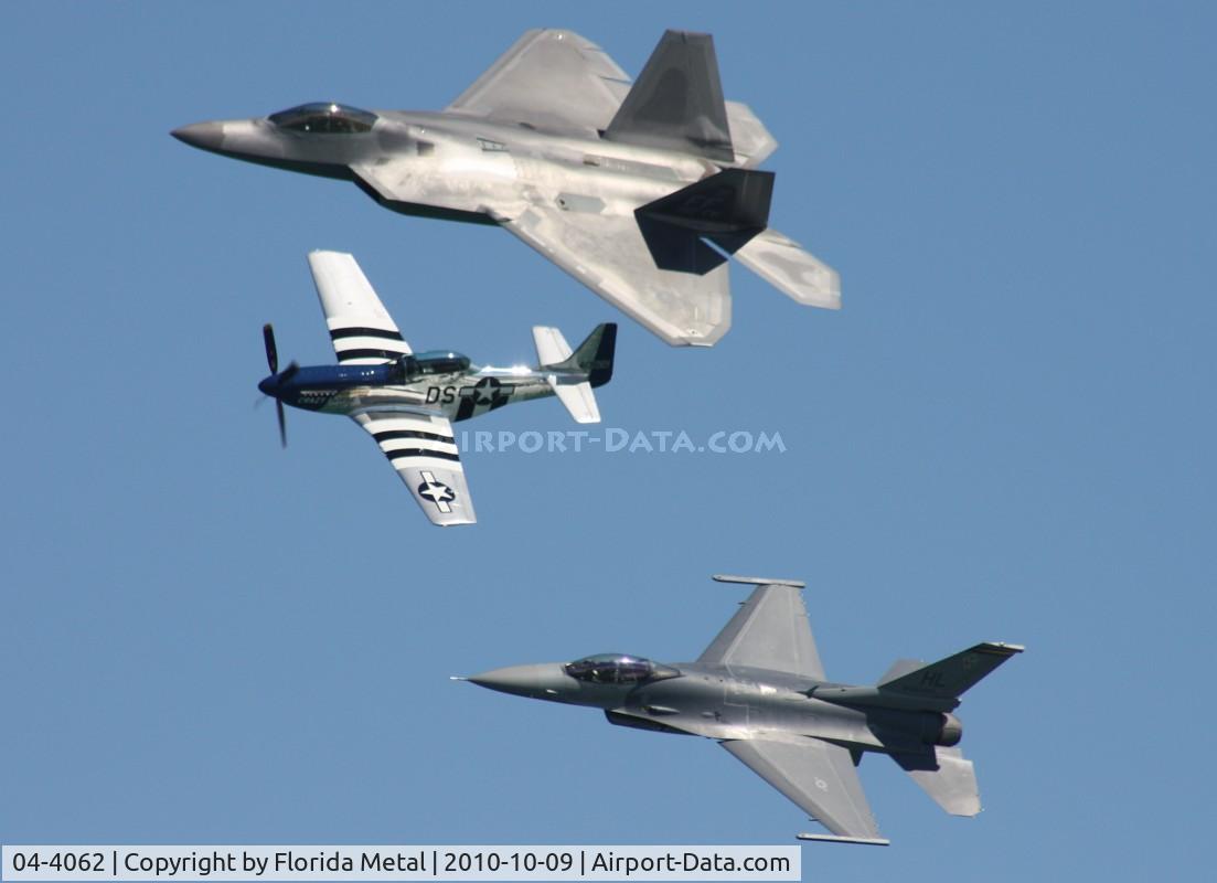 04-4062, 2004 Lockheed Martin F-22A Raptor C/N 4062, 3 Ship Heritage flight over Daytona Beach