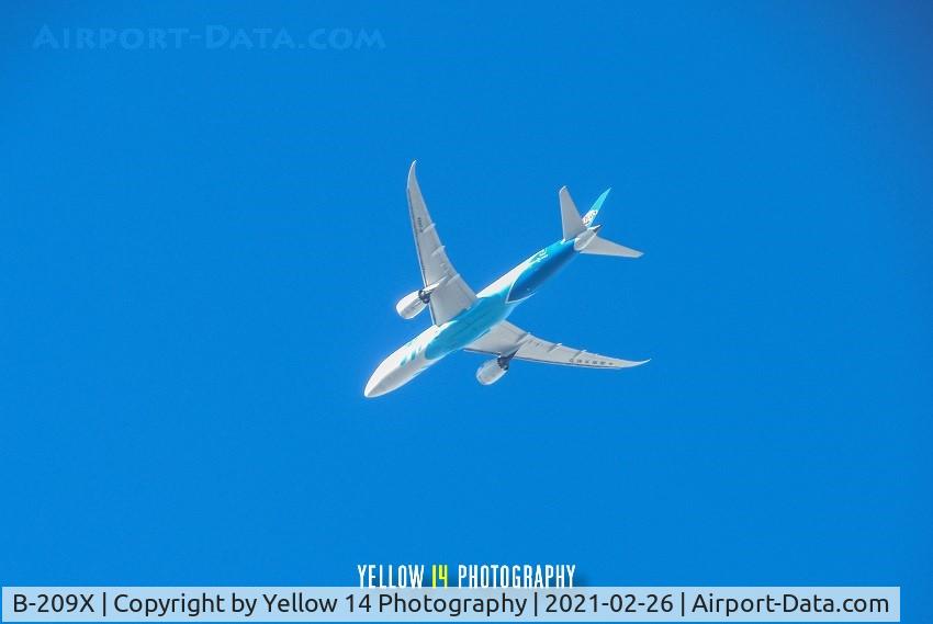 B-209X, 2019 Boeing 787-9 Dreamliner Dreamliner C/N 36983/830, China Southern Airlines Boeing 787-9 Dreamliner in the air on route to London Heathrow where it landed 7 mins are the photo was taken high above Blackheath.