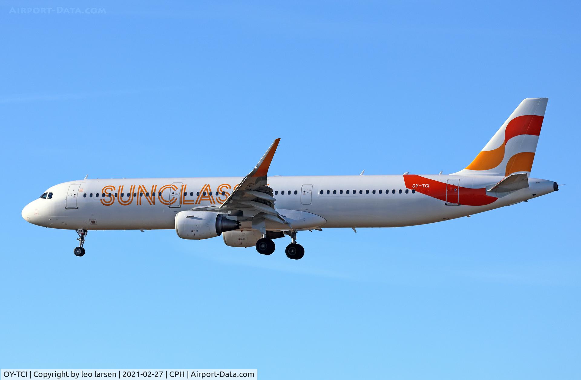 OY-TCI, 2015 Airbus A321-211 C/N 6468, Copenhagen 27.2.2021 SunClass c-s