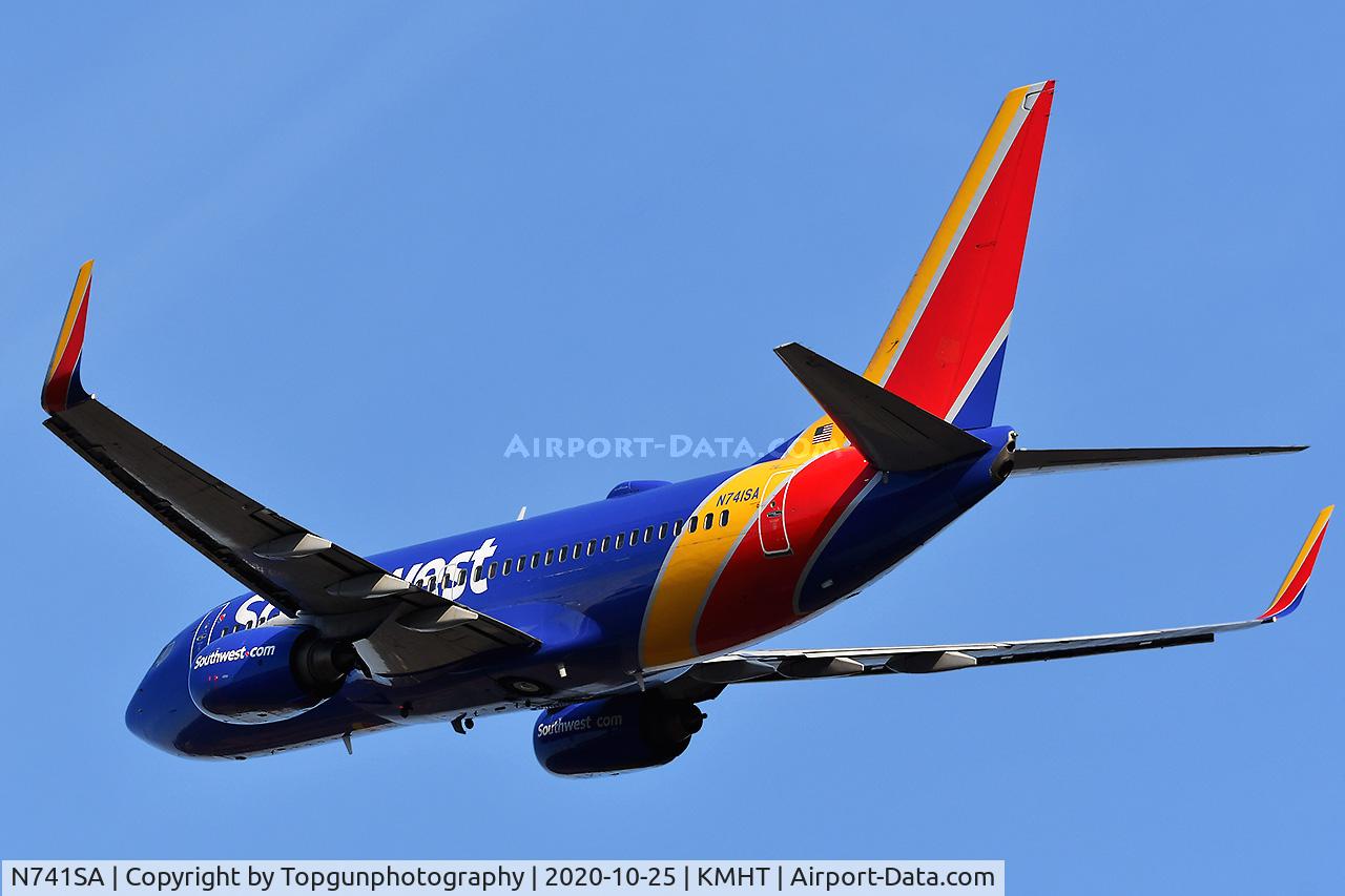 N741SA, 1998 Boeing 737-7H4 C/N 29277, South West 737 departs Manchester-Boston