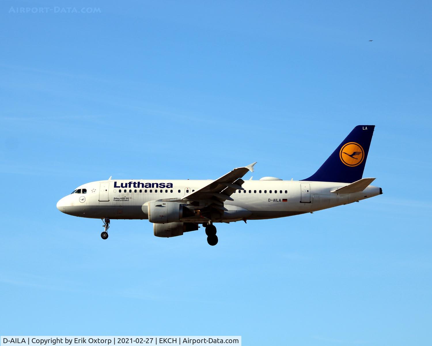 D-AILA, 1996 Airbus A319-114 C/N 609, D-AILA landing rw 22L