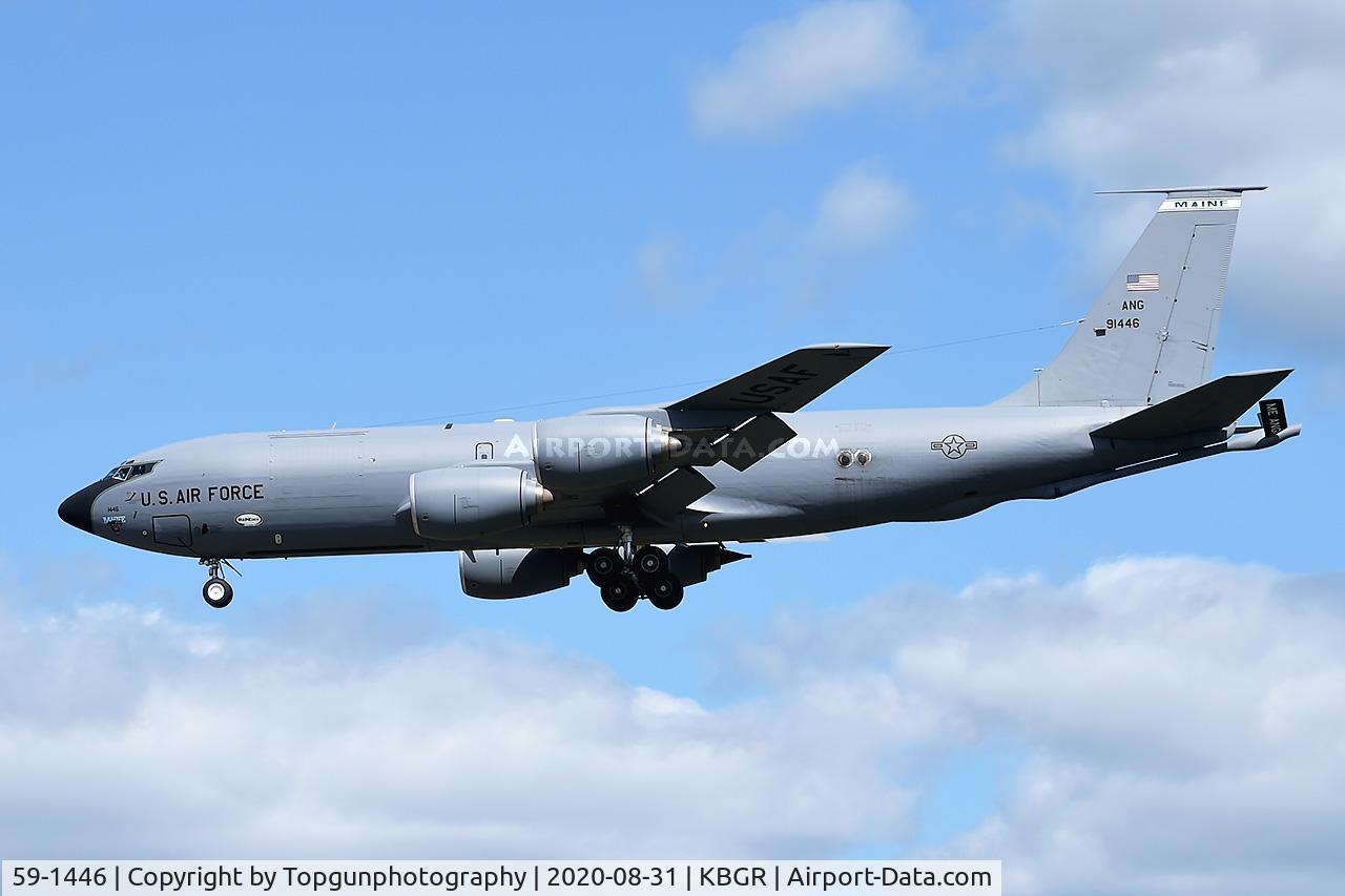59-1446, 1959 Boeing KC-135R Stratotanker C/N 17934, MAINE85 Heavy comes in to land after a morning sortie