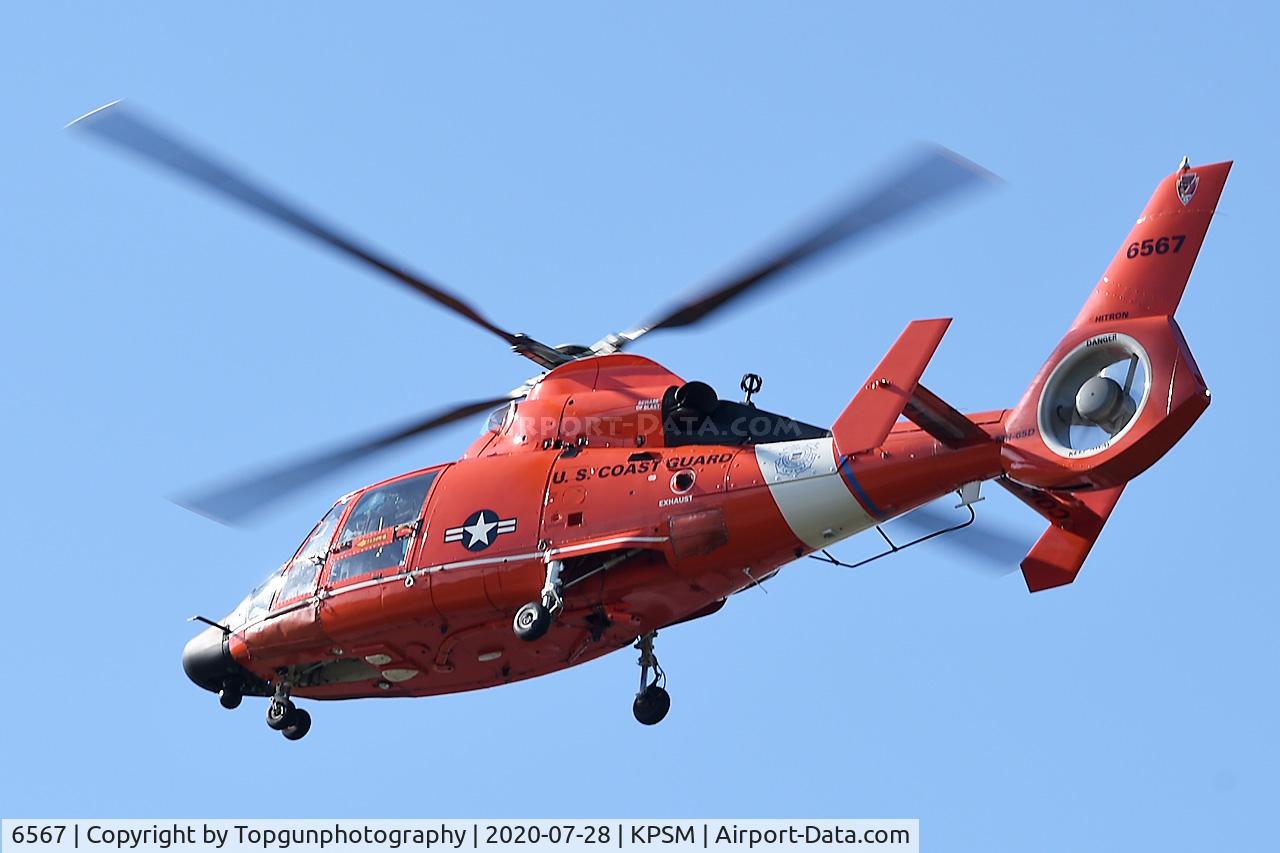 6567, Aerospatiale MH-65D Dolphin C/N 6258, USCG Dolphin making a rare stop at Pease