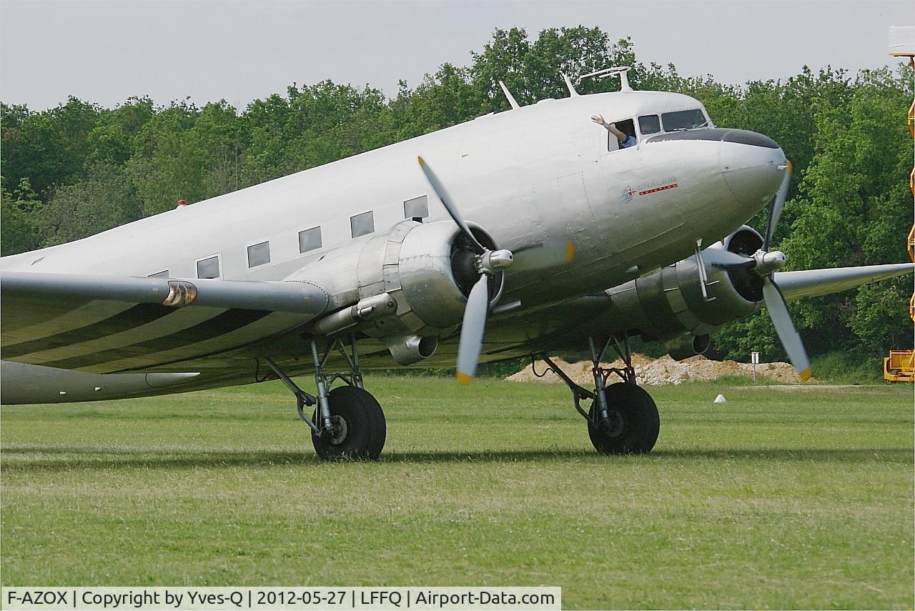 F-AZOX, 1945 Douglas DC-3C-S1C3G (C-47B-35-DK) C/N 16604, Douglas DC-3C-S1C3G, Taxiing, La Ferté-Alais Airfield (LFFQ) Air show 2012