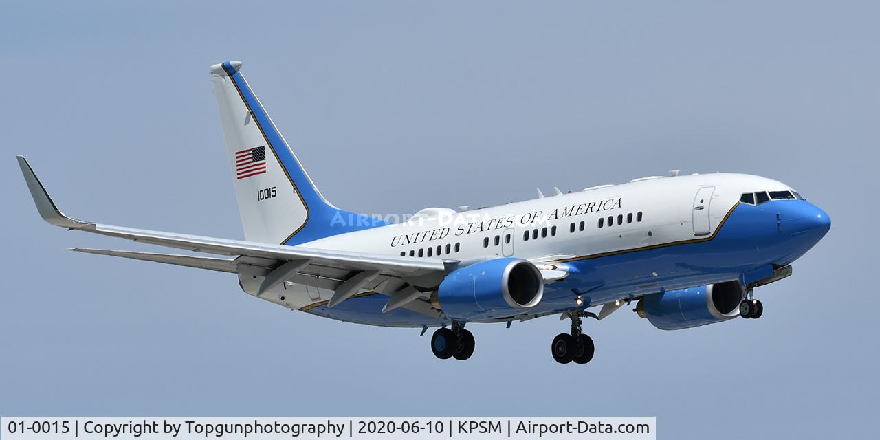 01-0015, 2001 Boeing C-40B (737-7FD BBJ) C/N 32916, VENUS35 comes into PSM to work the pattern