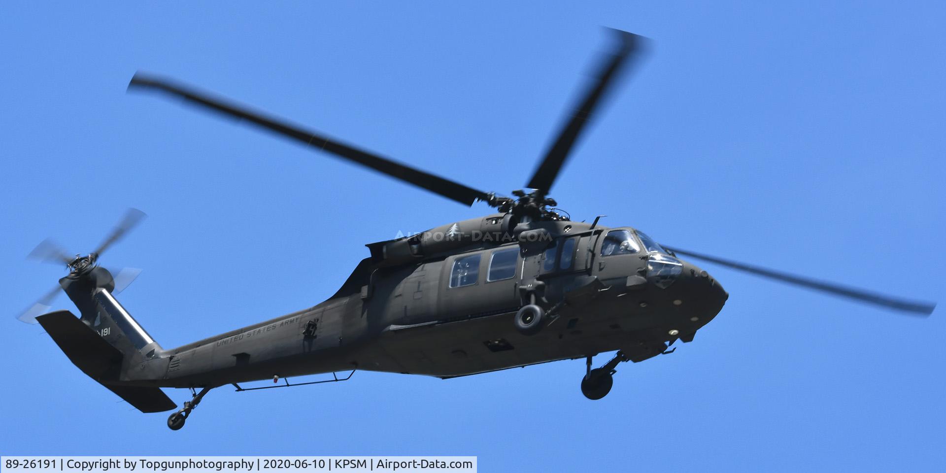 89-26191, 1989 Sikorsky UH-60L Black Hawk C/N 70-1461, GUARD26191 of the NH Army National Guard comes in to refuel and lunch.