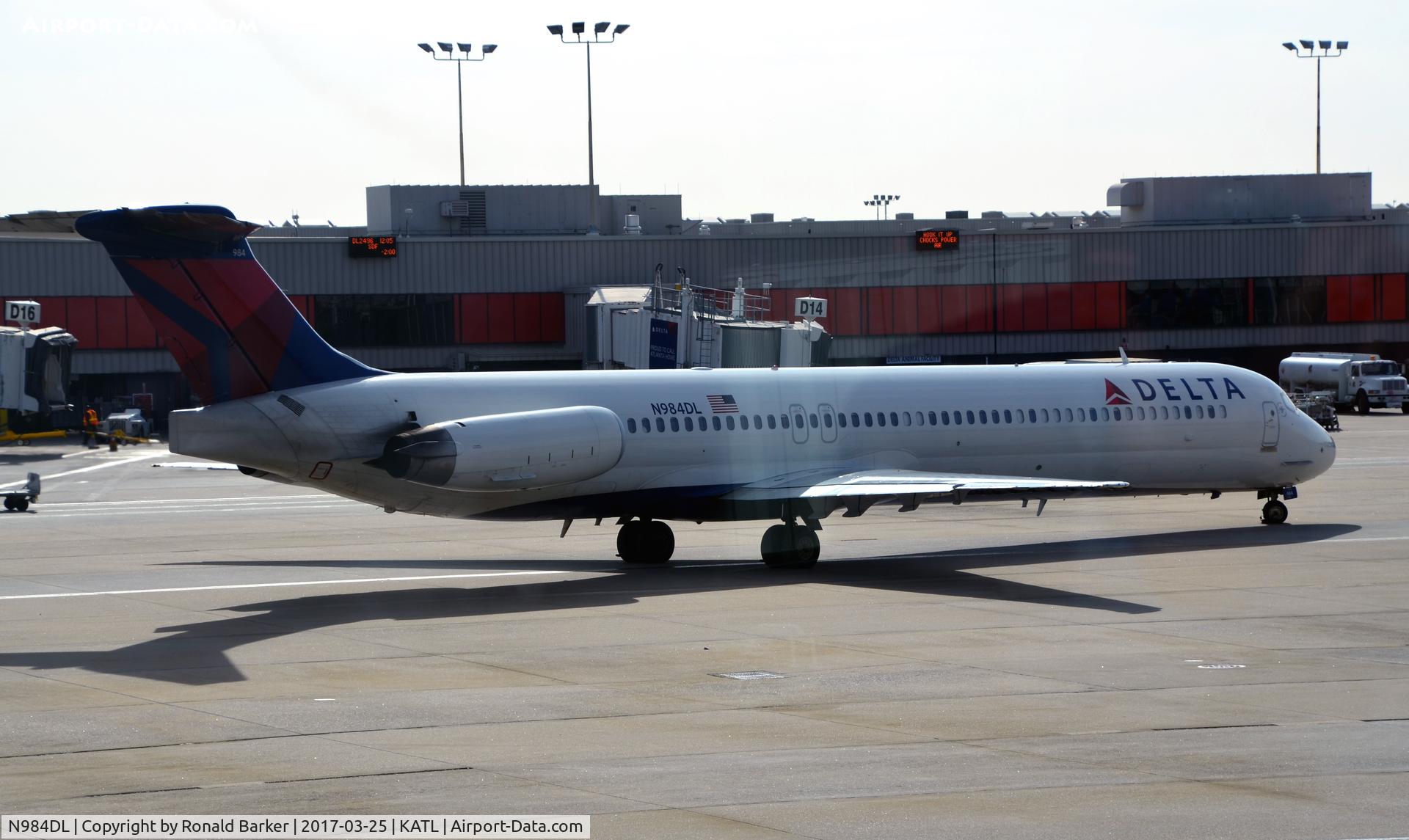 N984DL, 1991 McDonnell Douglas MD-88 C/N 53311, Taxi Atlanta