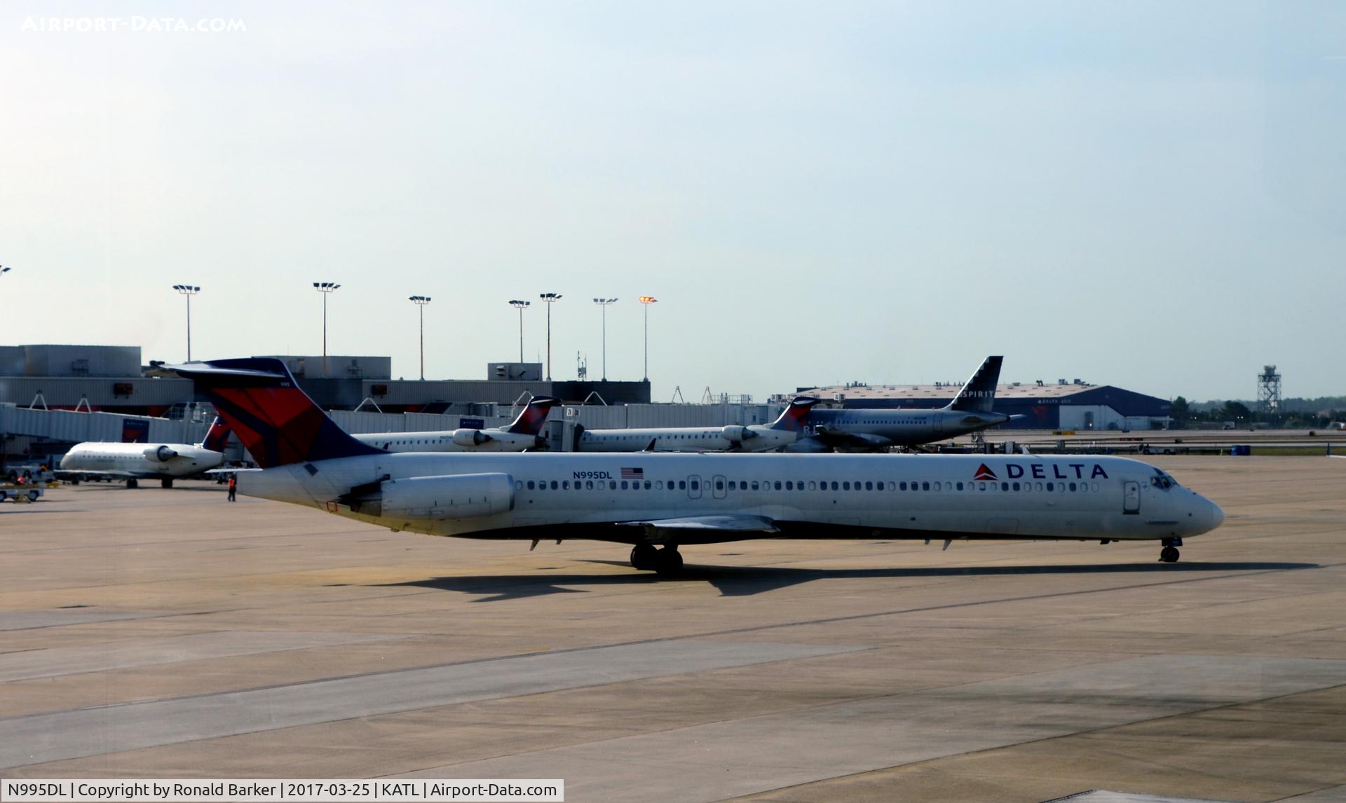 N995DL, 1991 McDonnell Douglas MD-88 C/N 53362, Taxi Atlanta