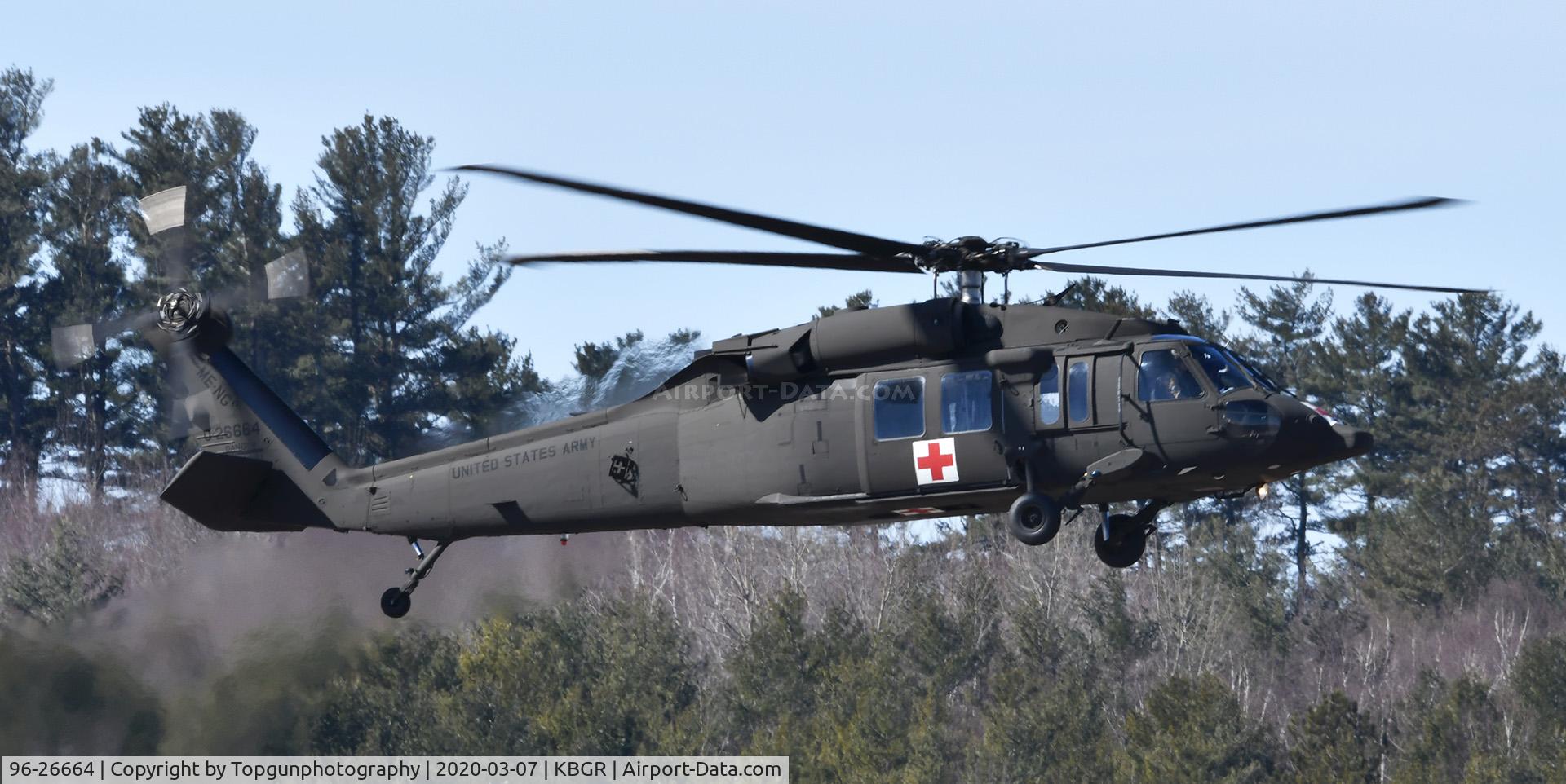 96-26664, 1995 Sikorsky UH-60L C/N 26728, GUARD664 Coming back to Base