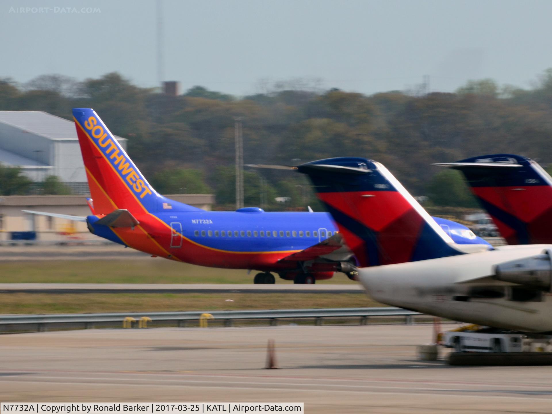 N7732A, 2006 Boeing 737-7BD C/N 34861, Taxi Atlanta