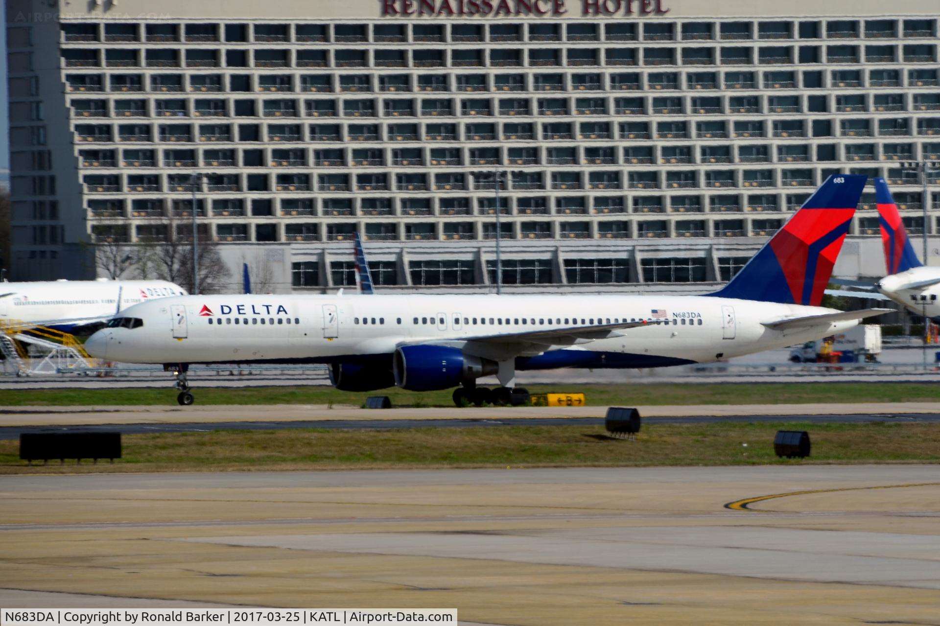 N683DA, 1993 Boeing 757-232 C/N 27103, Taxi to park Atlanta