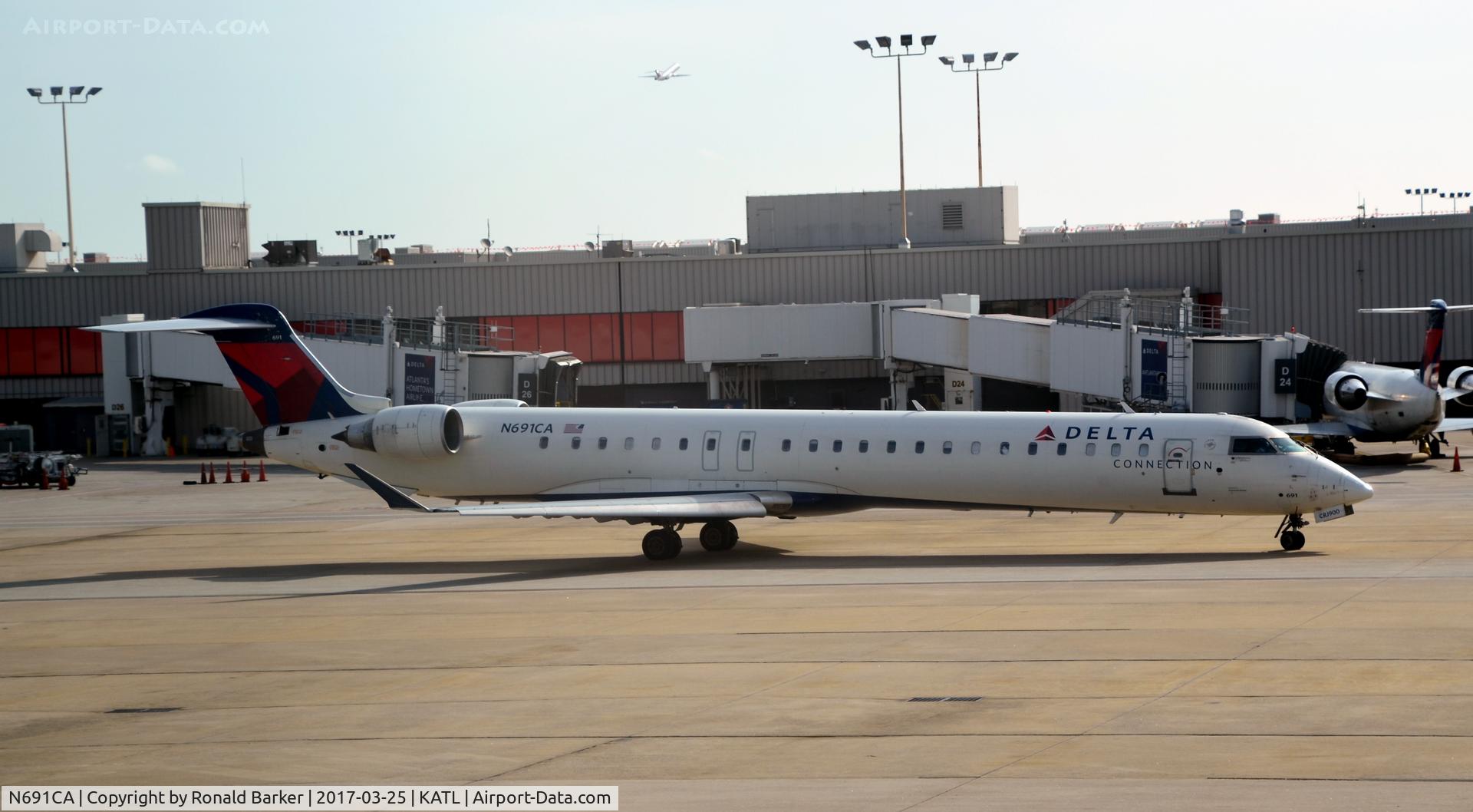 N691CA, 2007 Bombardier CRJ-900ER (CL-600-2D24) C/N 15136, Taxi Atlanta