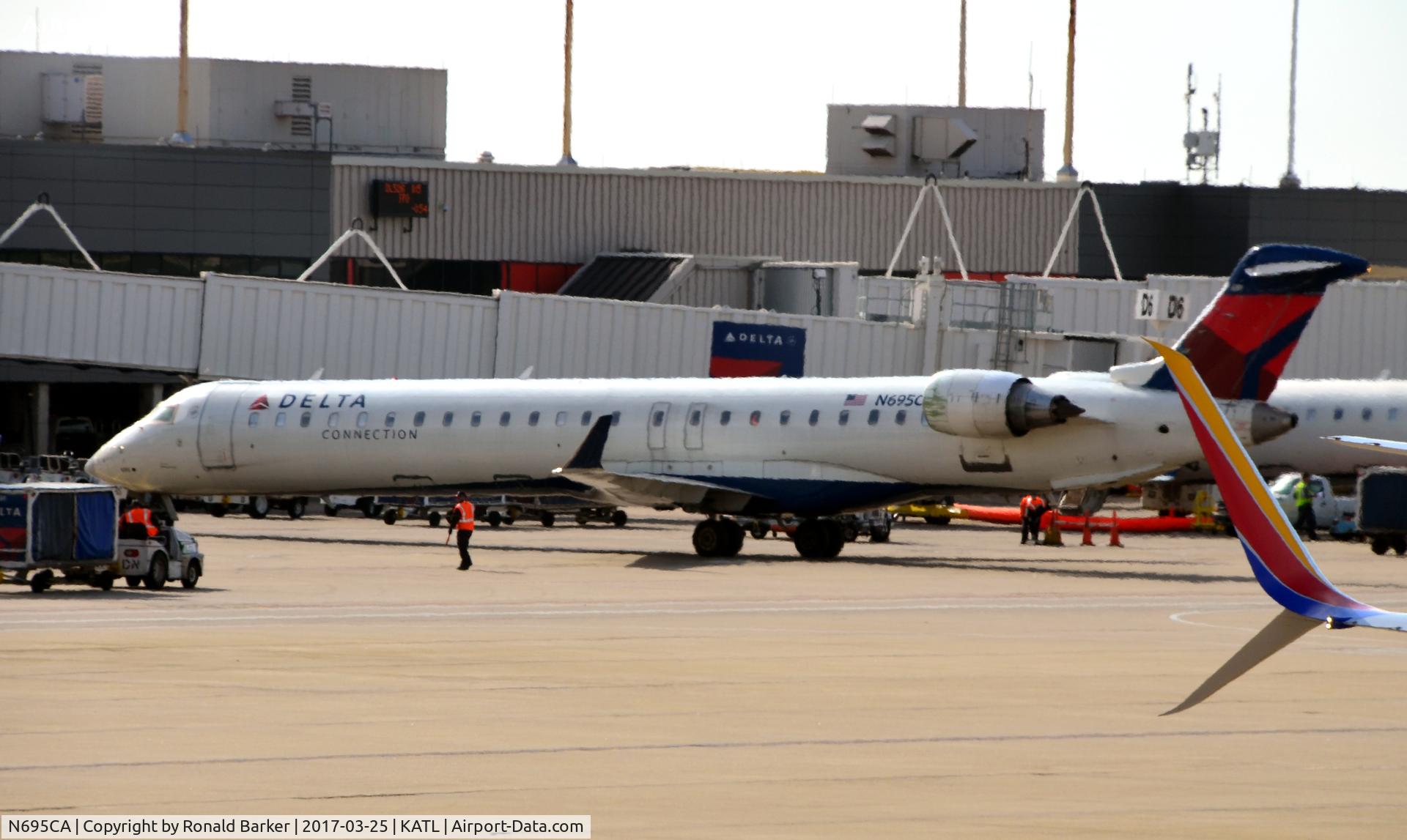 N695CA, 2006 Bombardier CRJ-900ER (CL-600-2D24) C/N 15097, Taxi Atlanta