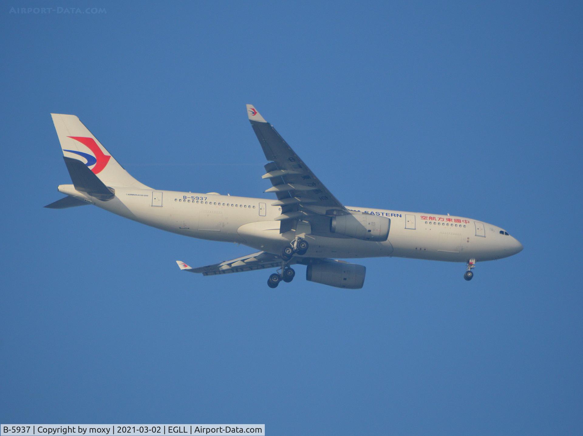 B-5937, 2013 Airbus A330-243 C/N 1468, Airbus A330-243 on finals to 9R London Heathrow.