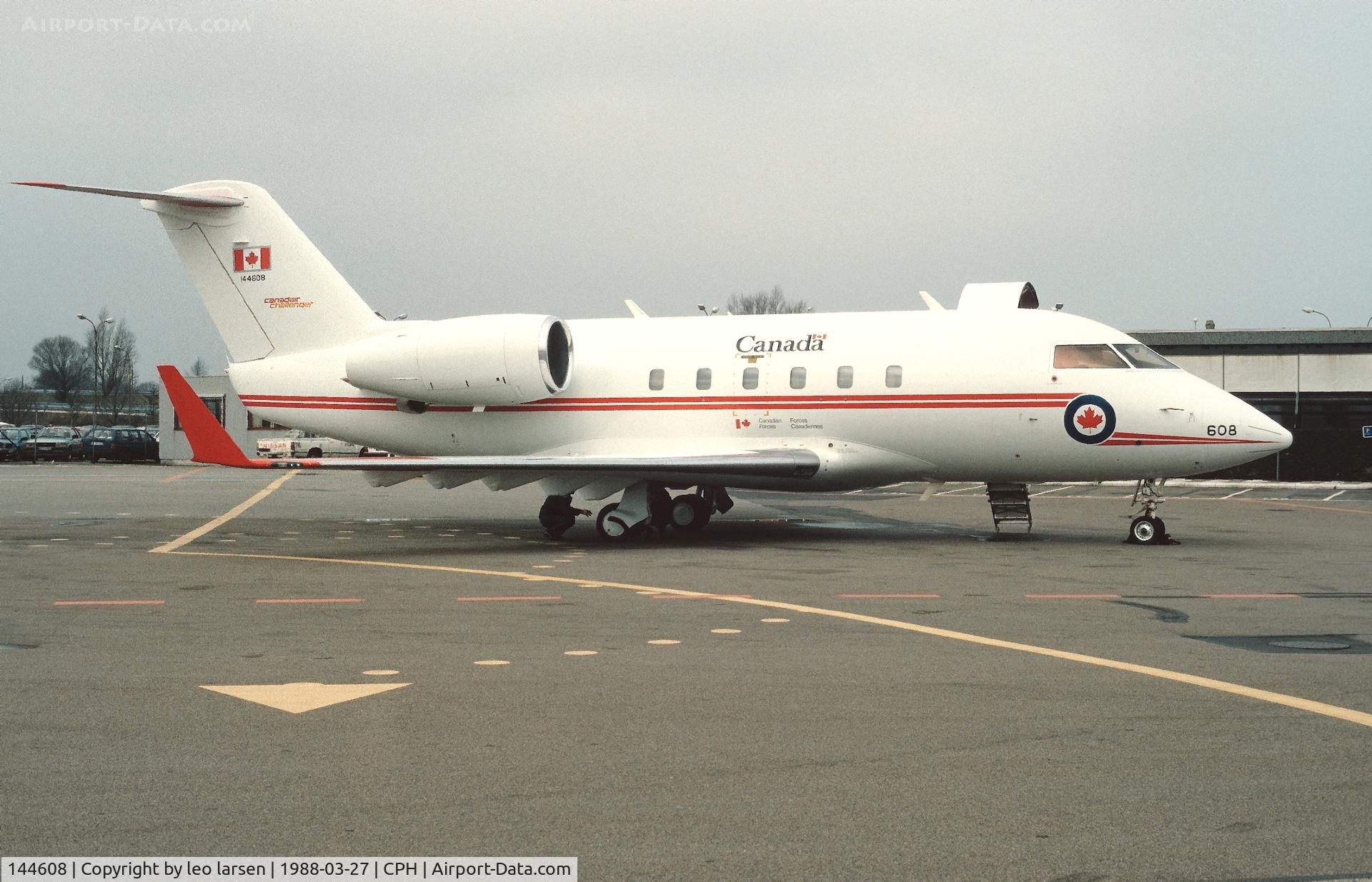 144608, 1985 Bombardier CL-600 Challenger C/N 1015, Copenhagen  27.3.1988
