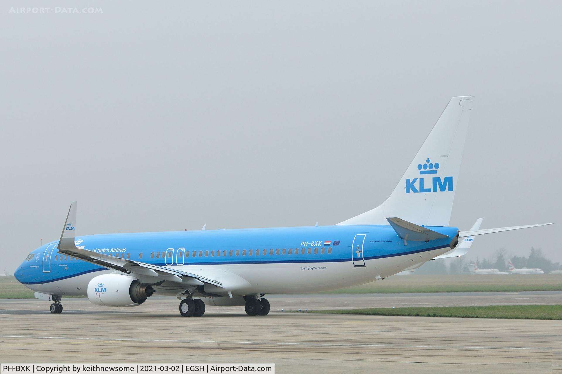PH-BXK, 2000 Boeing 737-8K2 C/N 29598, Leaving Norwich for Amsterdam with later colour scheme.
