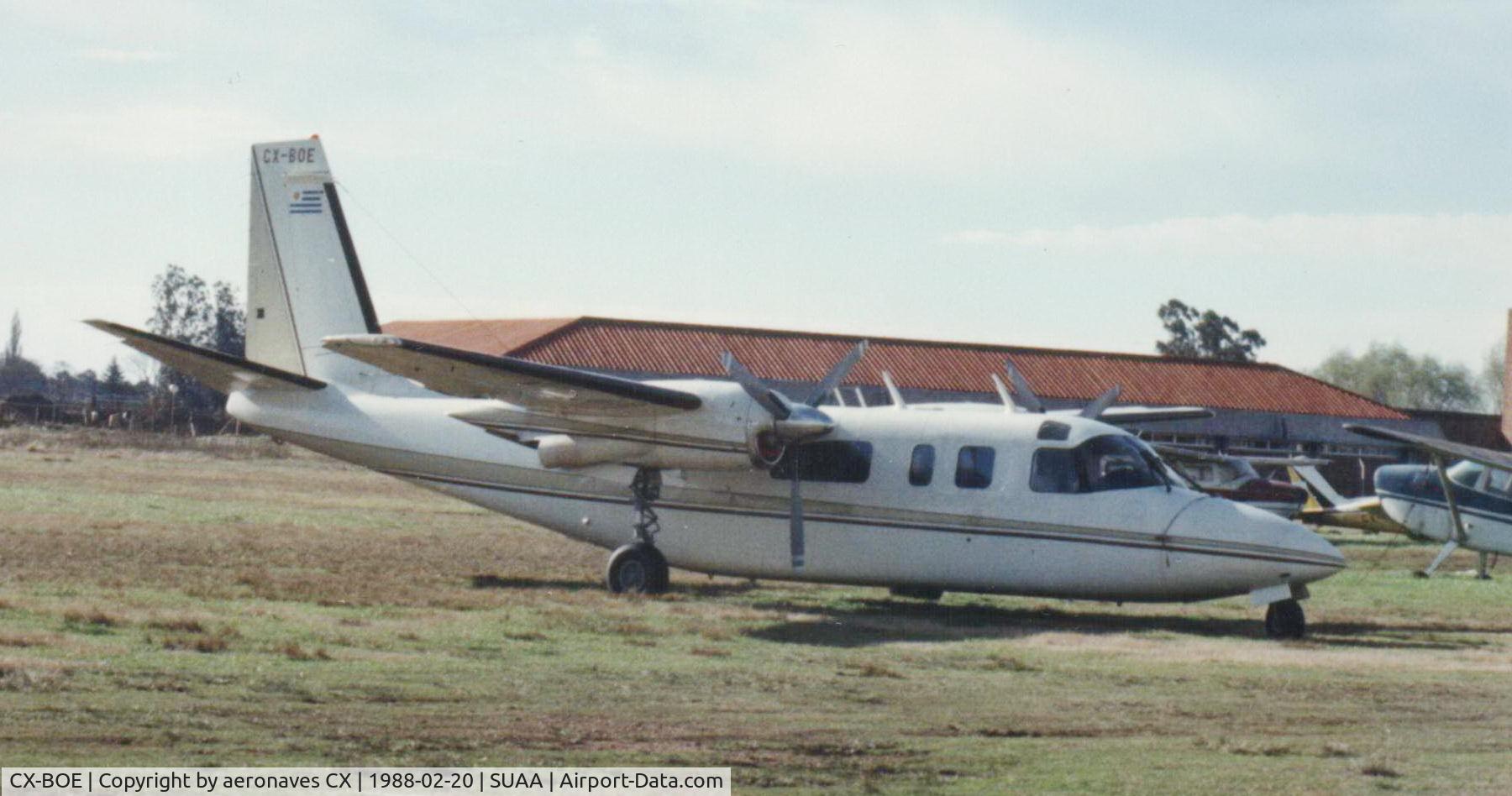 CX-BOE, 1973 Rockwell 690 Turbo Commander C/N 11058, En Melilla año 1988. Archivo R.D. y aeronaves CX