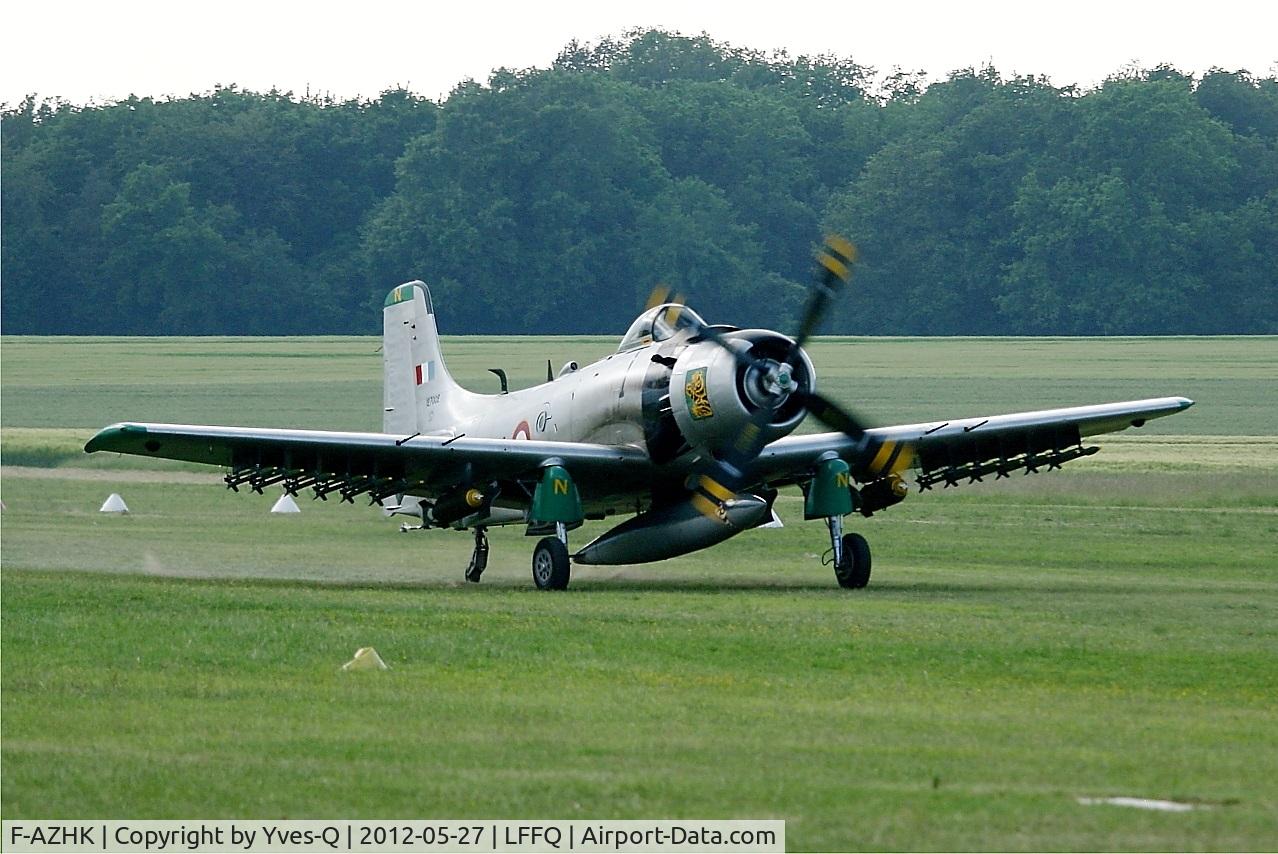 F-AZHK, Douglas AD-4N Skyraider C/N 7802, Douglas AD-4N Skyraider, Landing, La Ferté-Alais airfield (LFFQ) Airshow 2012