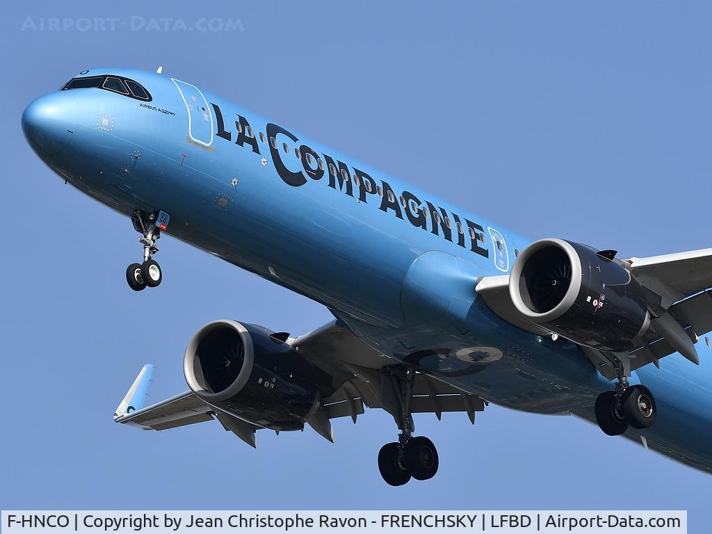 F-HNCO, 2019 Airbus A321-251NX C/N 9131, B0550 from Paris Le Bourget, charter foot, team Paris Saint Germain