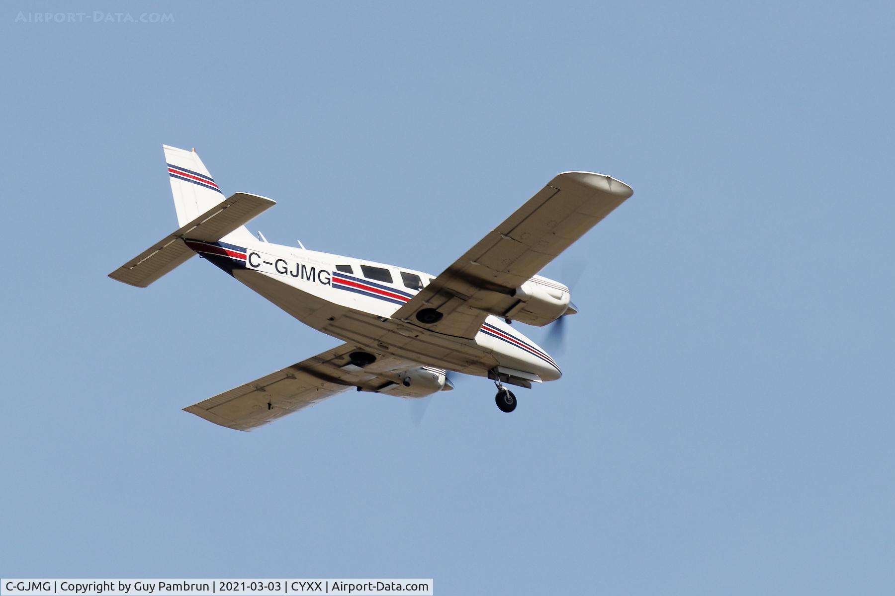 C-GJMG, 1974 Piper PA-34-200 C/N 34-7450097, Overflight