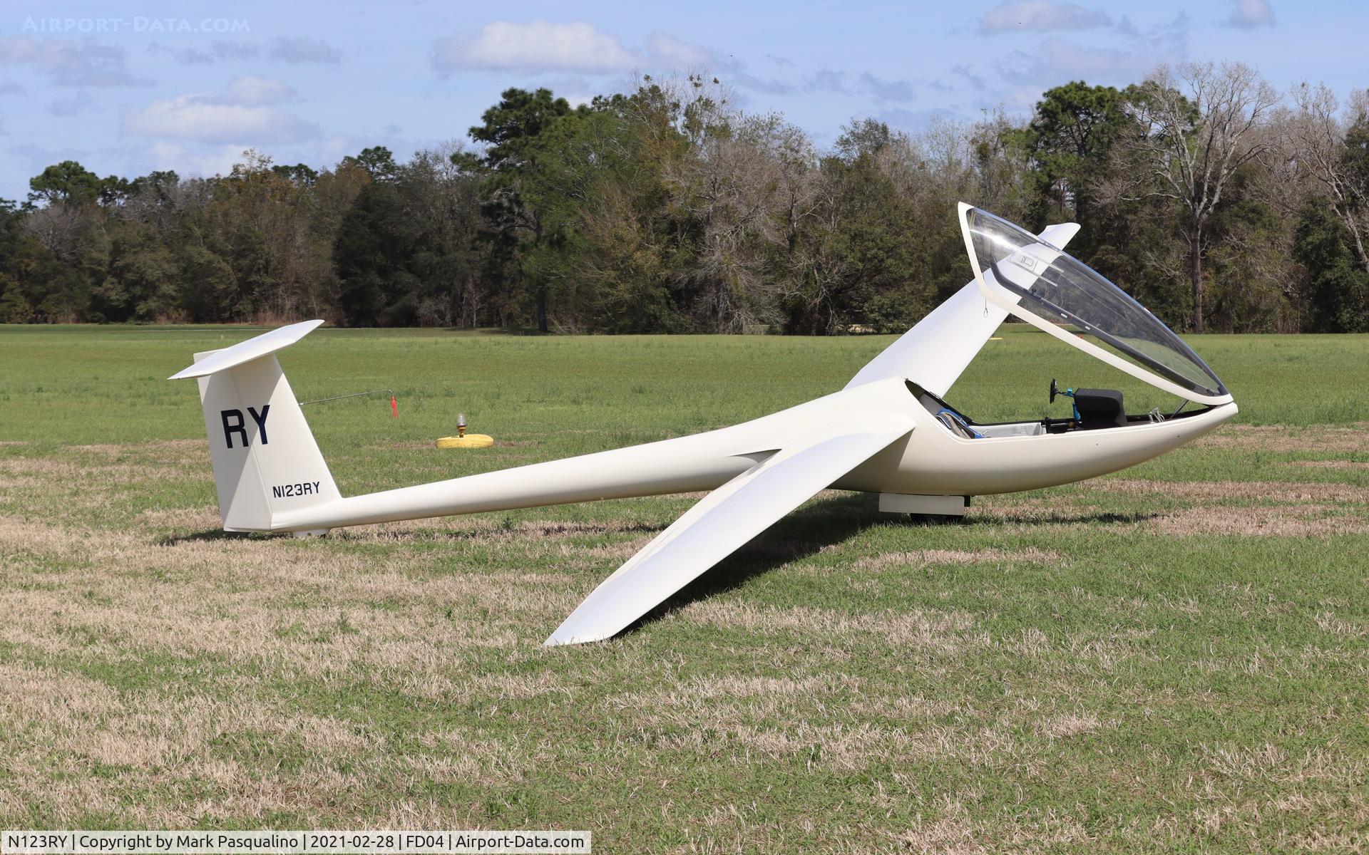 N123RY, 1985 Glaser-Dirks DG-300 C/N 3E-123, Glaser-Dirks DG-300