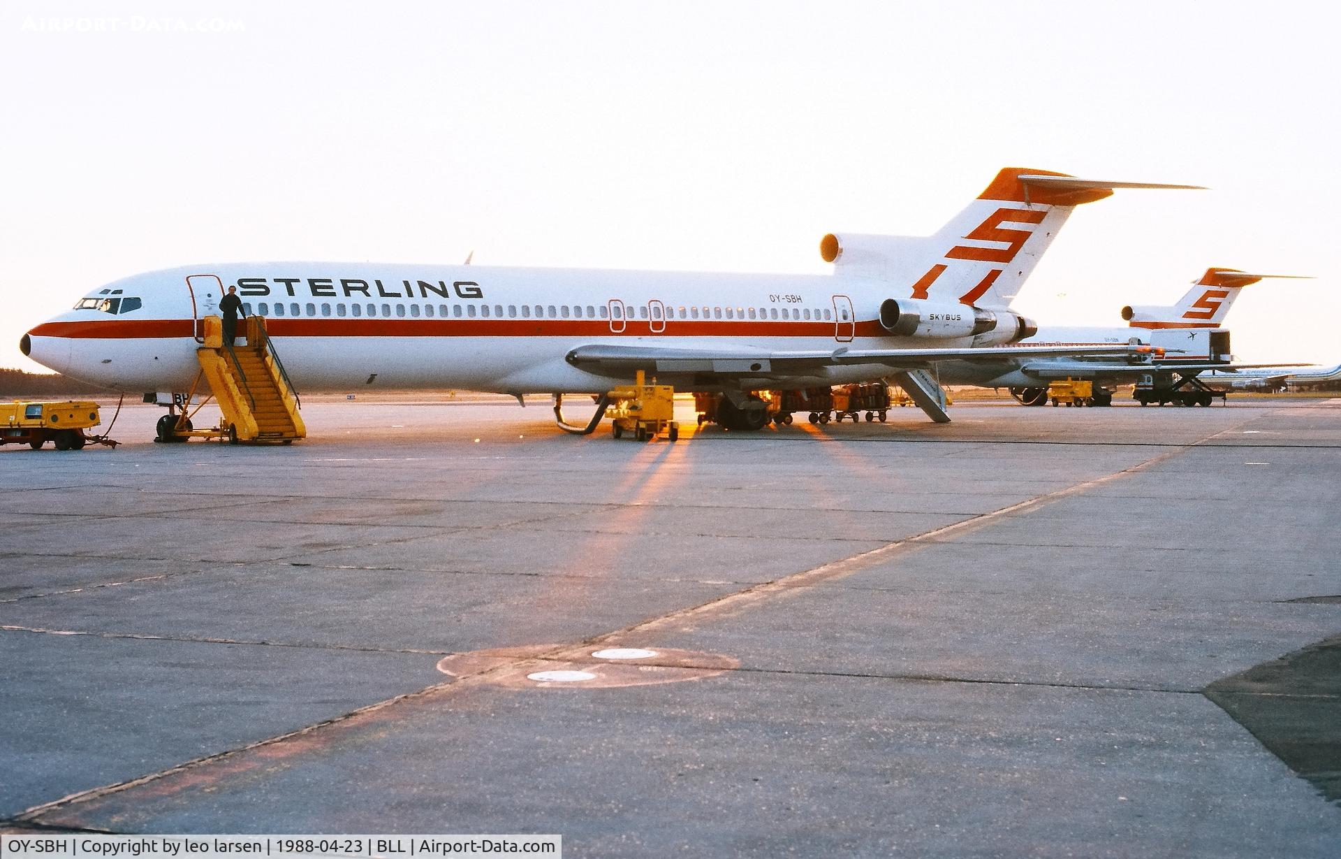 OY-SBH, 1981 Boeing 727-2B7 C/N 22164, Billund 23.4.1988