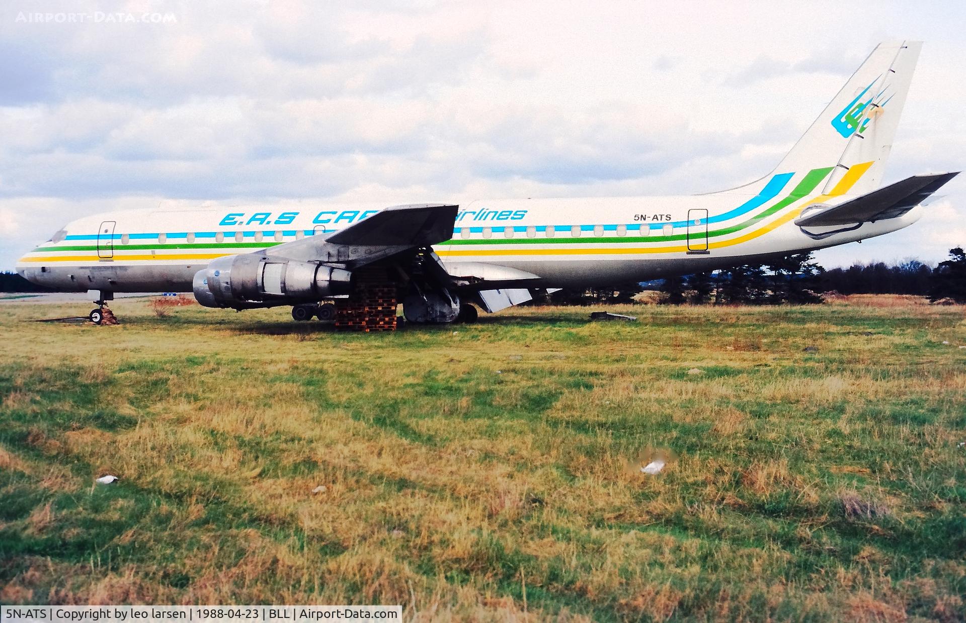 5N-ATS, 1966 Douglas DC-8-55F C/N 45817, Billund 23.4.1988 after landing accident Billund