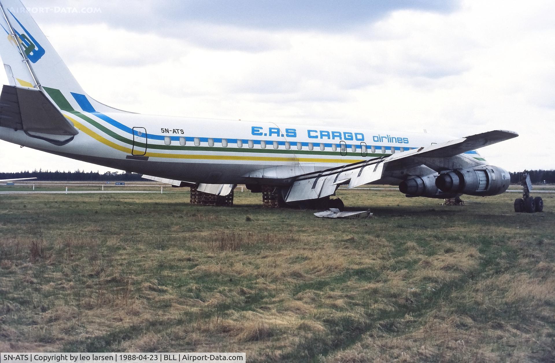 5N-ATS, 1966 Douglas DC-8-55F C/N 45817, Billund 23.4.1988 after landing accident