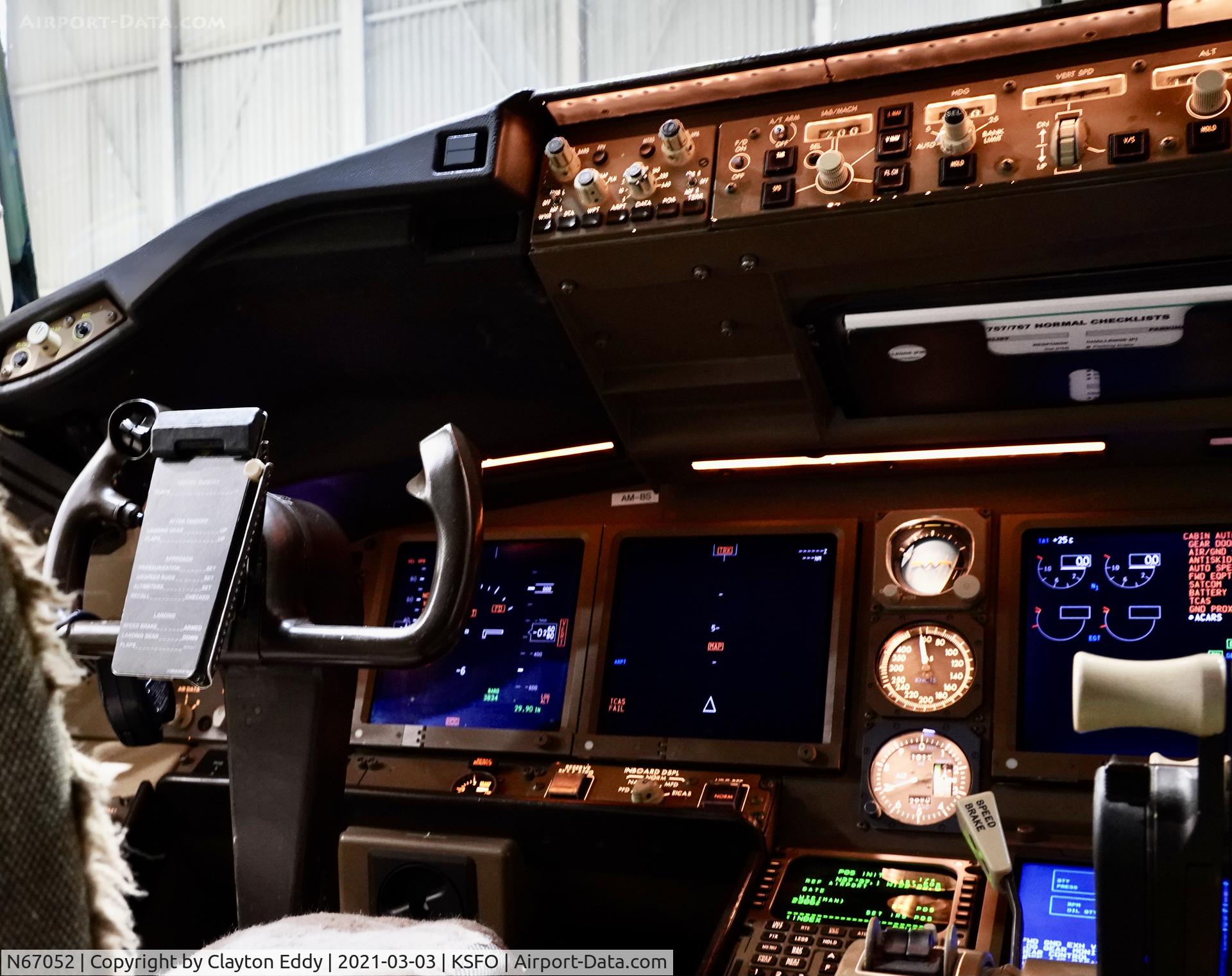 N67052, 2000 Boeing 767-424/ER C/N 29447, SFO 2021.