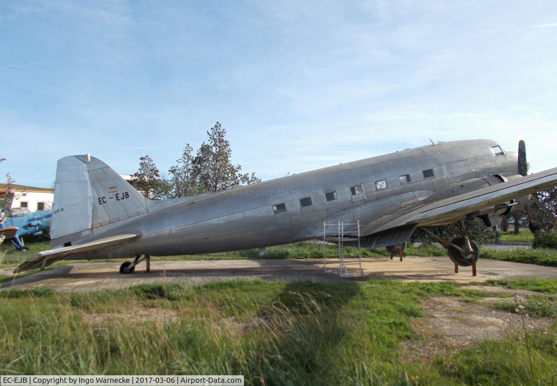 EC-EJB, 1942 Douglas C-47 C/N 4479, Douglas C-47B Skytrain (DC-3, minus port engine, cowling and prop) displayed at Mallorca's Son Bonet airport