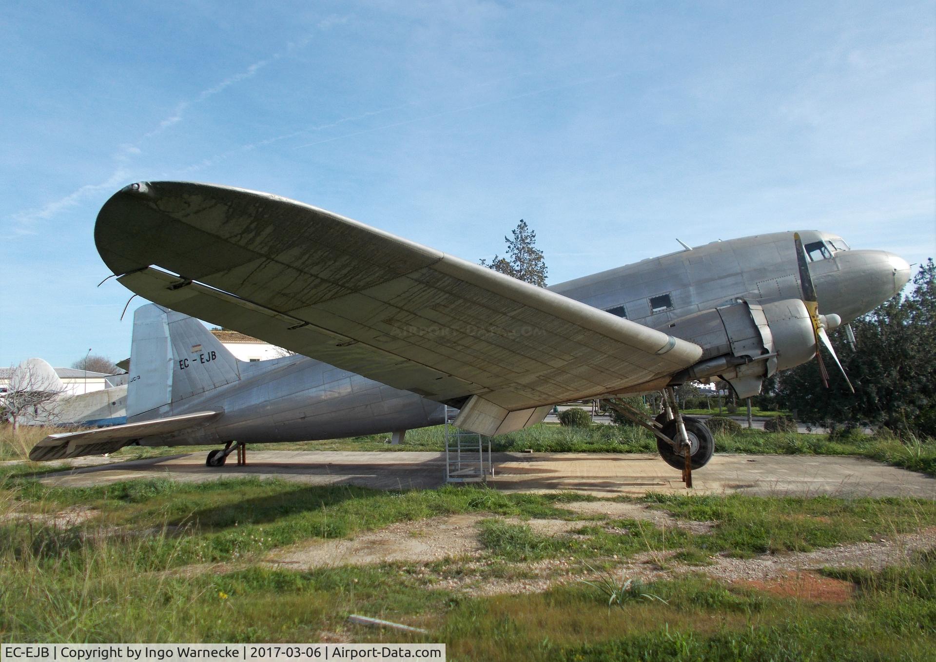 EC-EJB, 1942 Douglas C-47 C/N 4479, Douglas C-47B Skytrain (DC-3, minus port engine, cowling and prop) displayed at Mallorca's Son Bonet airport