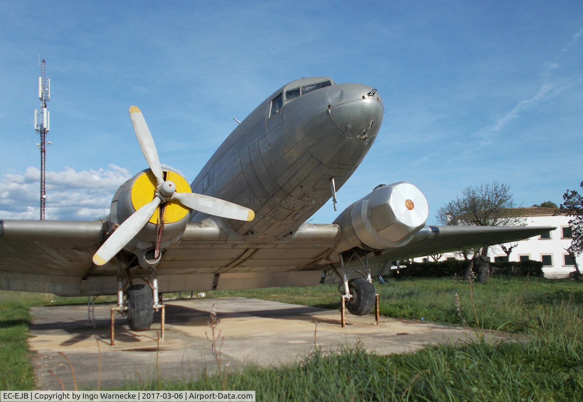 EC-EJB, 1942 Douglas C-47 C/N 4479, Douglas C-47B Skytrain (DC-3, minus port engine, cowling and prop) displayed at Mallorca's Son Bonet airport