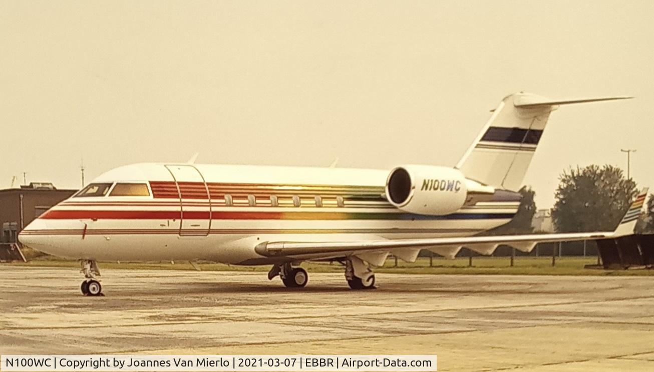 N100WC, 1984 Canadair Challenger 601 (CL-600-2A12) C/N 3023, scan from slide