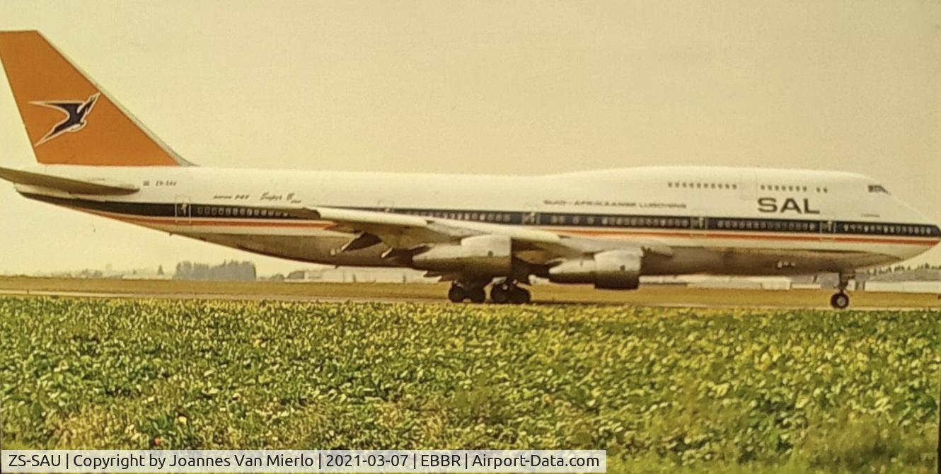 ZS-SAU, 1983 Boeing 747-344 C/N 22971, Taxiing at BRUSSELS  W Scan from slide