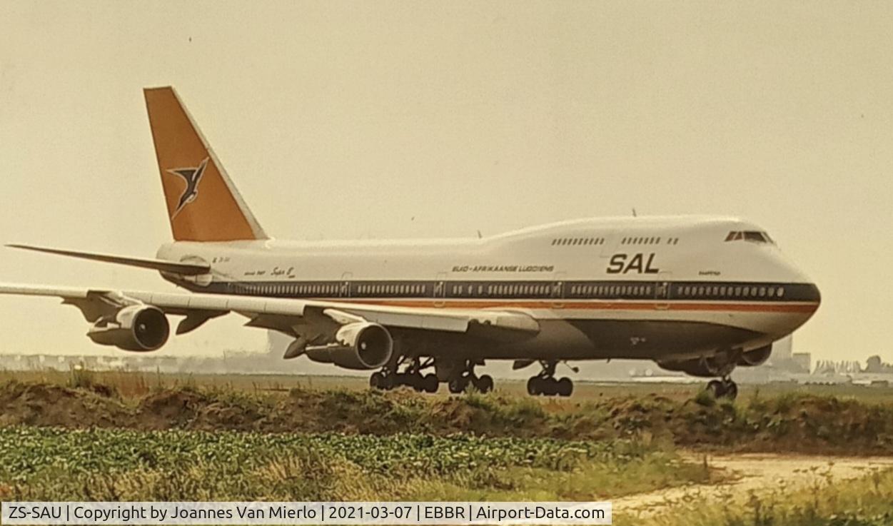 ZS-SAU, 1983 Boeing 747-344 C/N 22971, Taxiing at Brussels on taxiway W