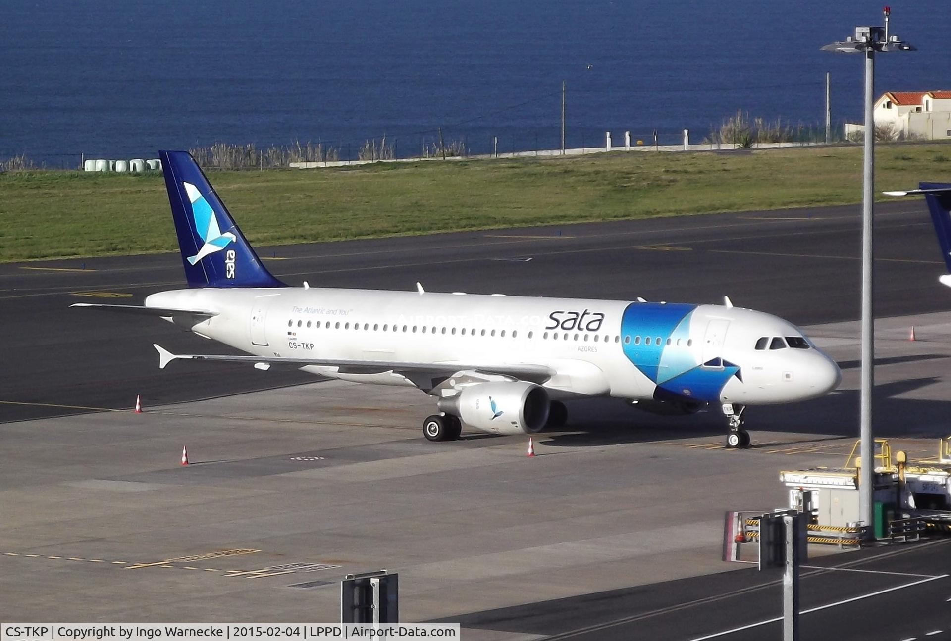 CS-TKP, 2003 Airbus A320-214 C/N 2011, Airbus A320-214 of SATA at Ponta Delgada Airport, Sao Miguel / Azores