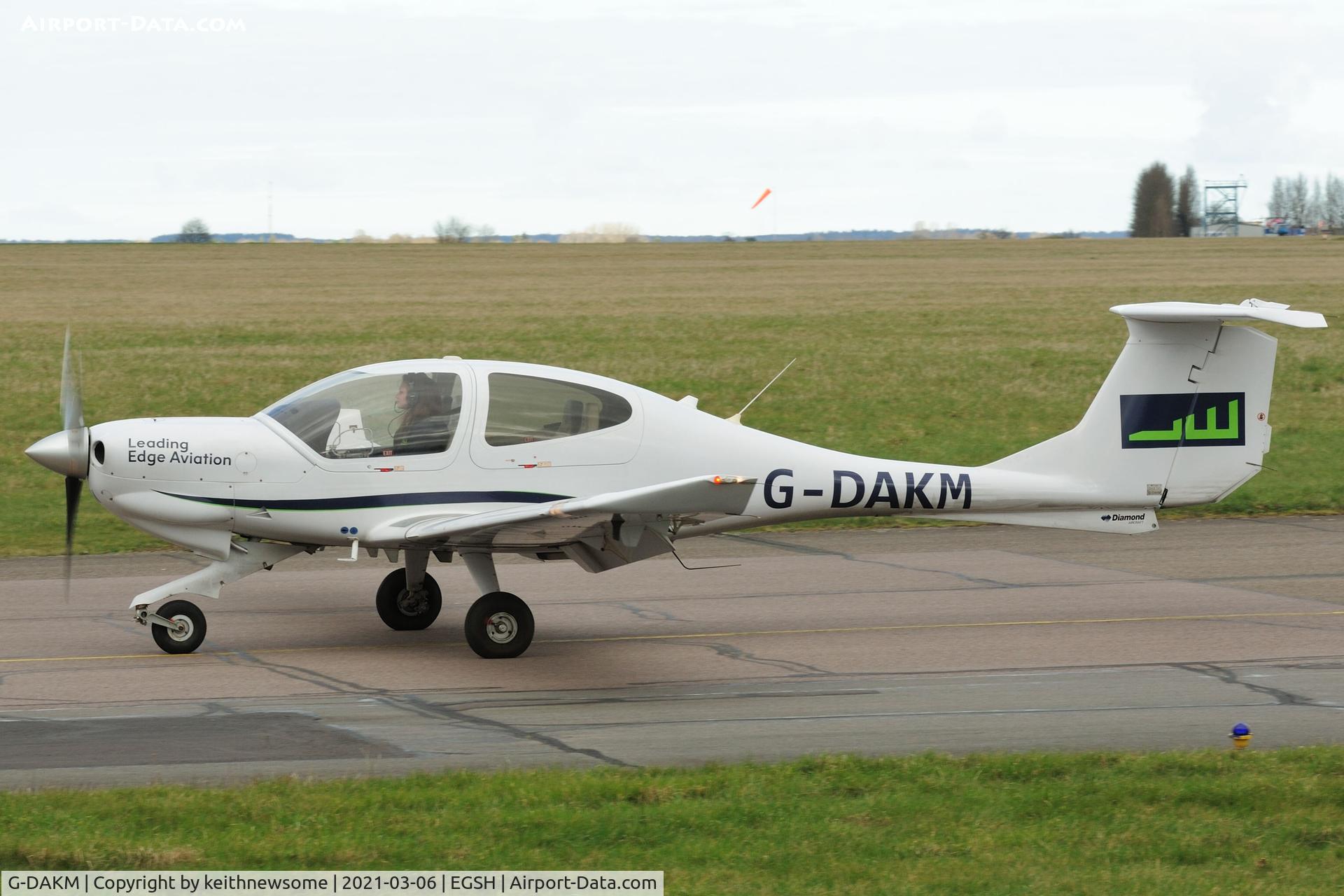 G-DAKM, 2006 Diamond DA-40D Diamond Star C/N D4.222, Arriving at Norwich.