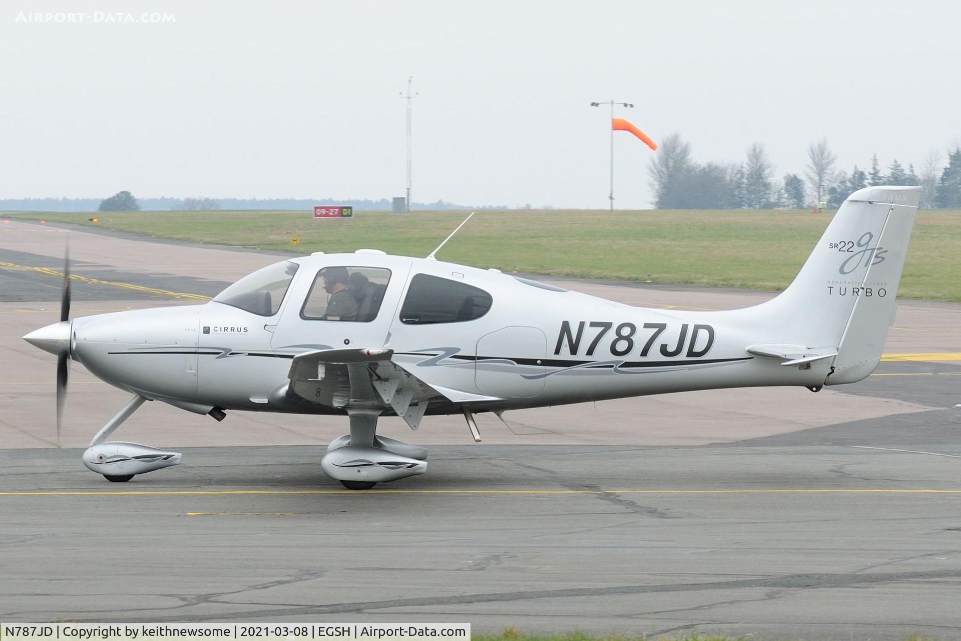 N787JD, 2008 Cirrus SR22 C/N 3287, Arriving at Norwich.